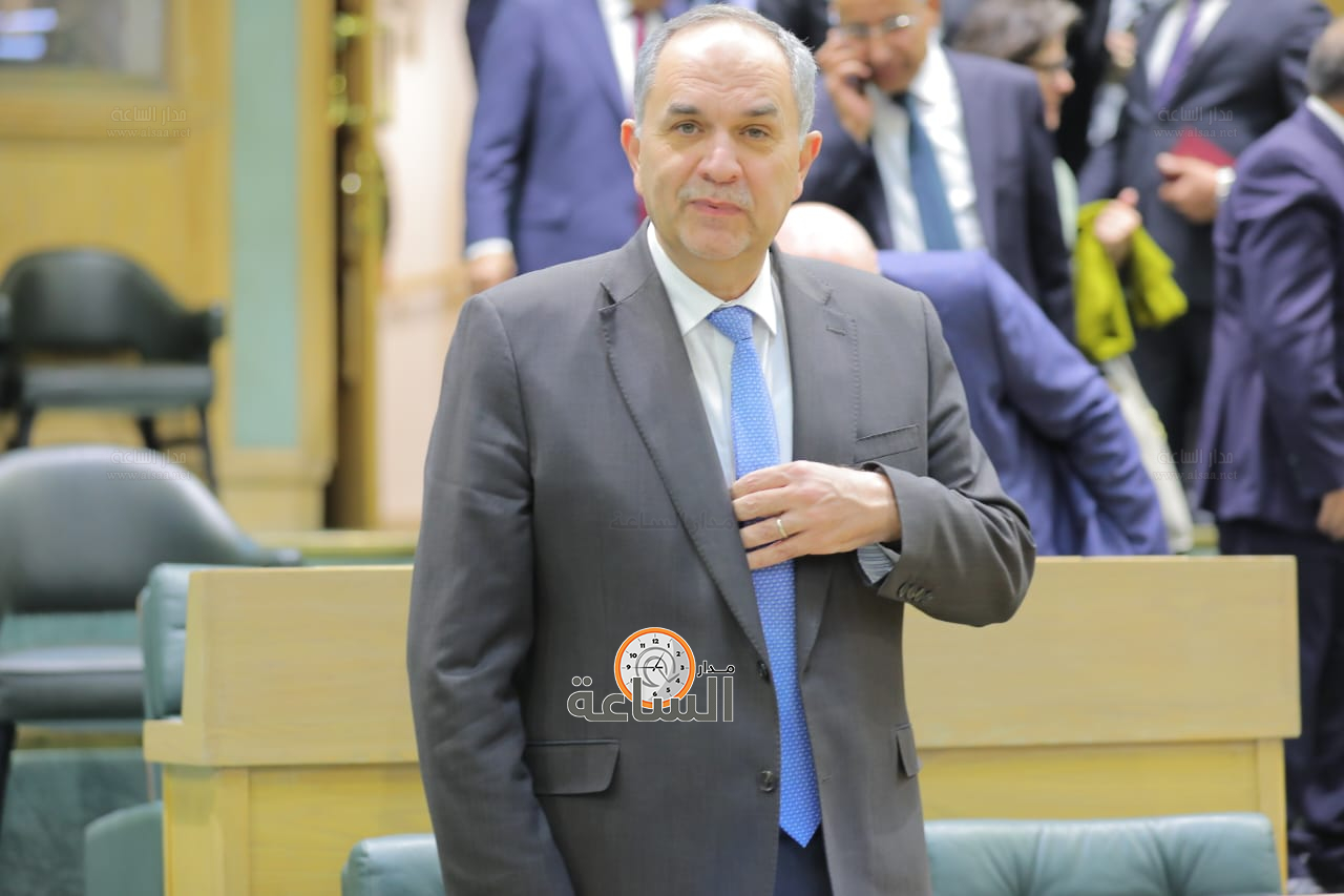 Madar Al-Saa Images 0.4338695733308917