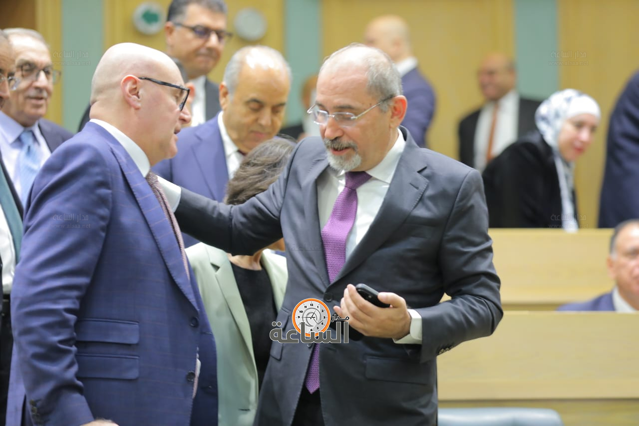 Madar Al-Saa Images 0.8770167516094853