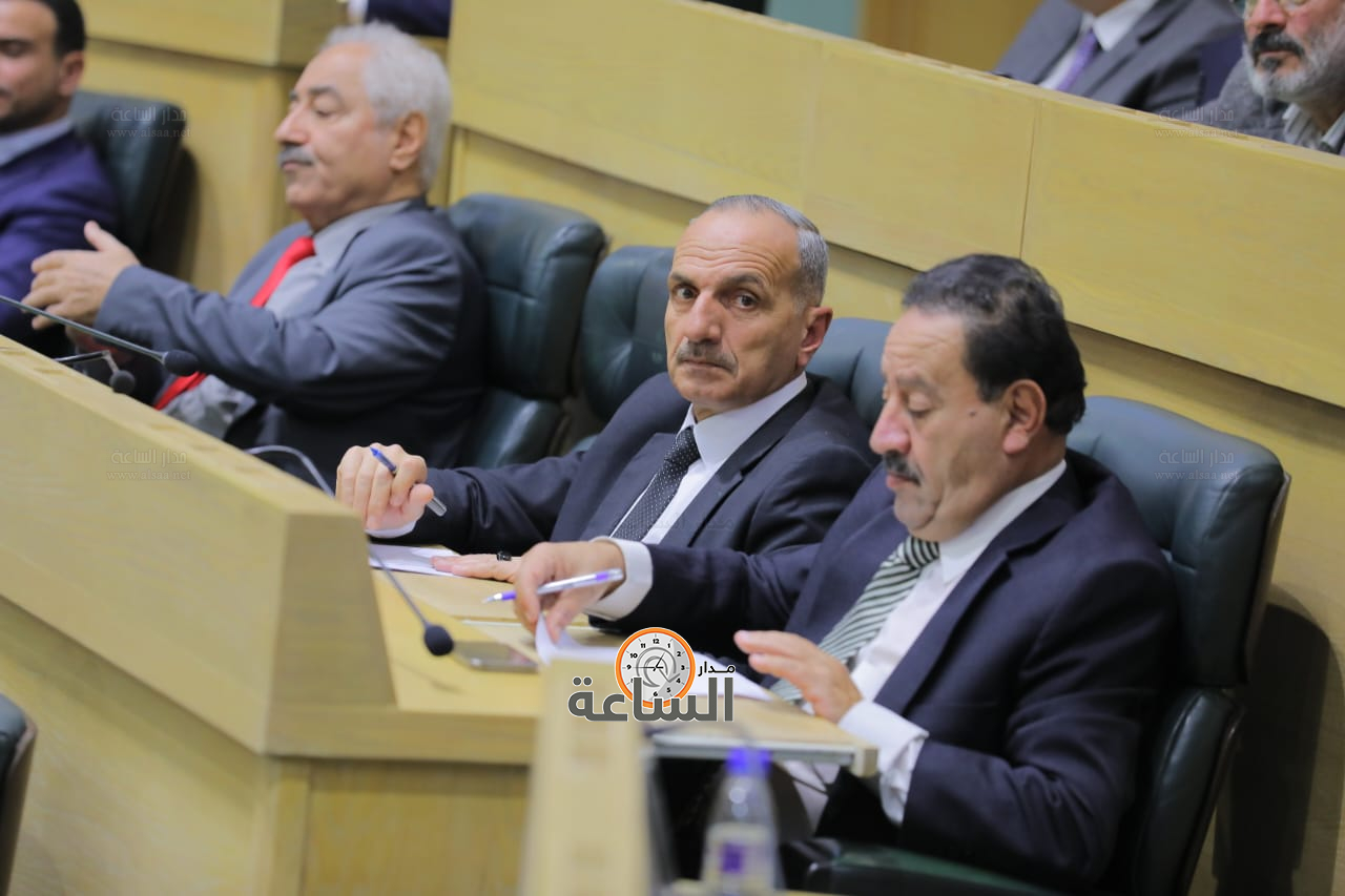 Madar Al-Saa Images 0.9825006632373612