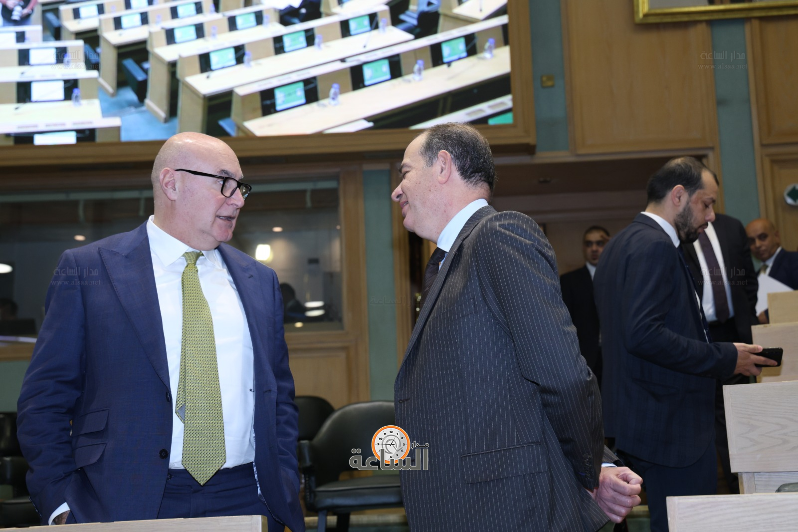 Madar Al-Saa Images 0.9124337865623975