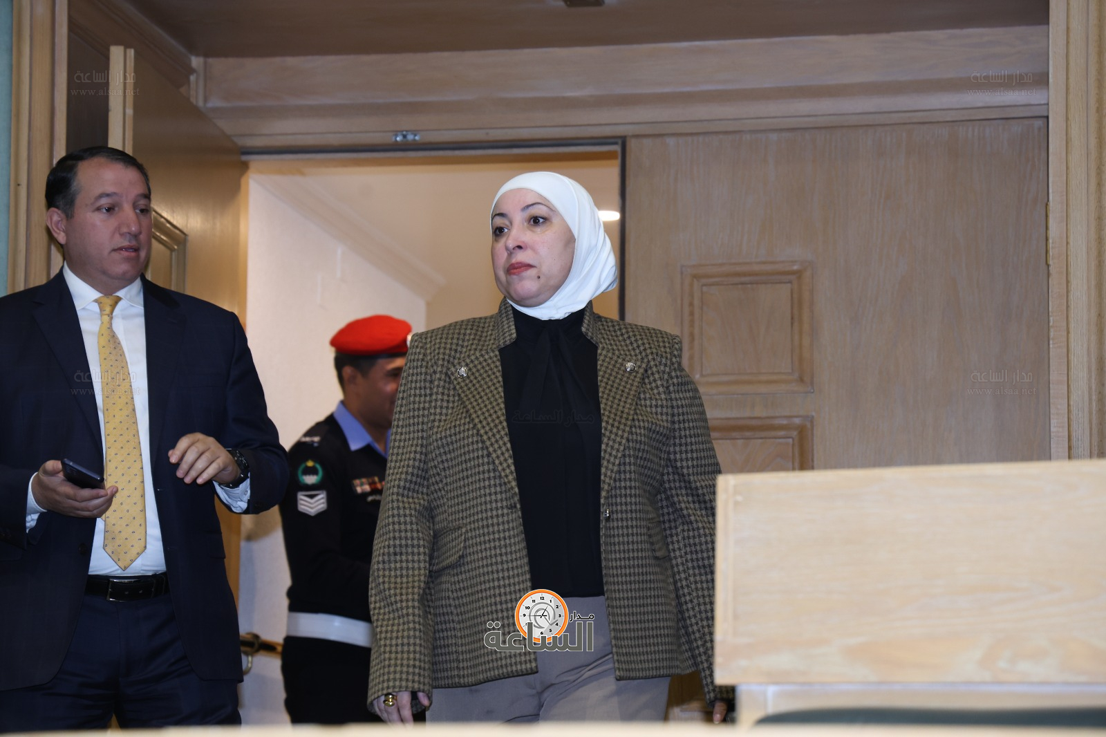 Madar Al-Saa Images 0.5100555962996818