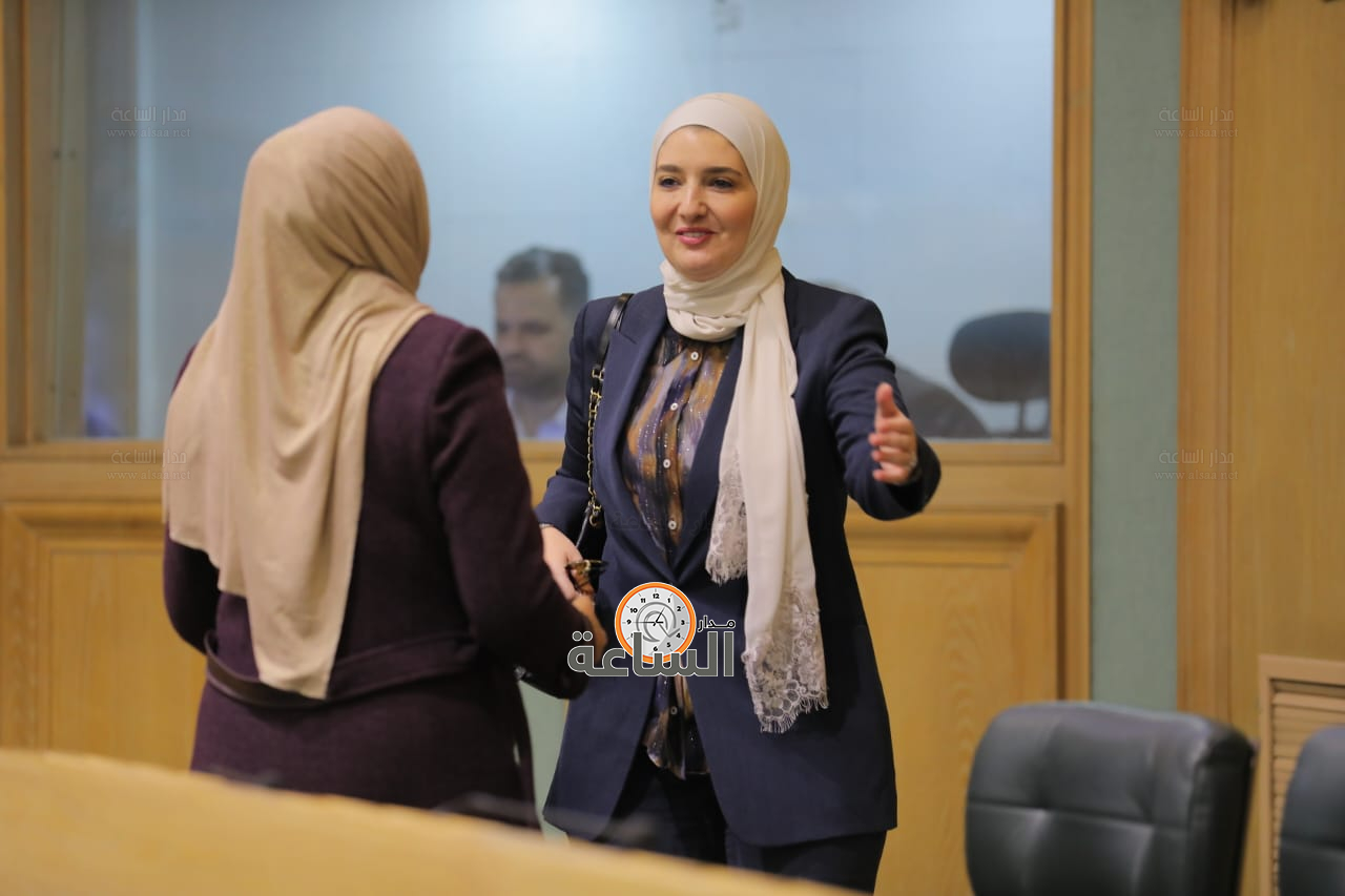 Madar Al-Saa Images 0.470381501471717