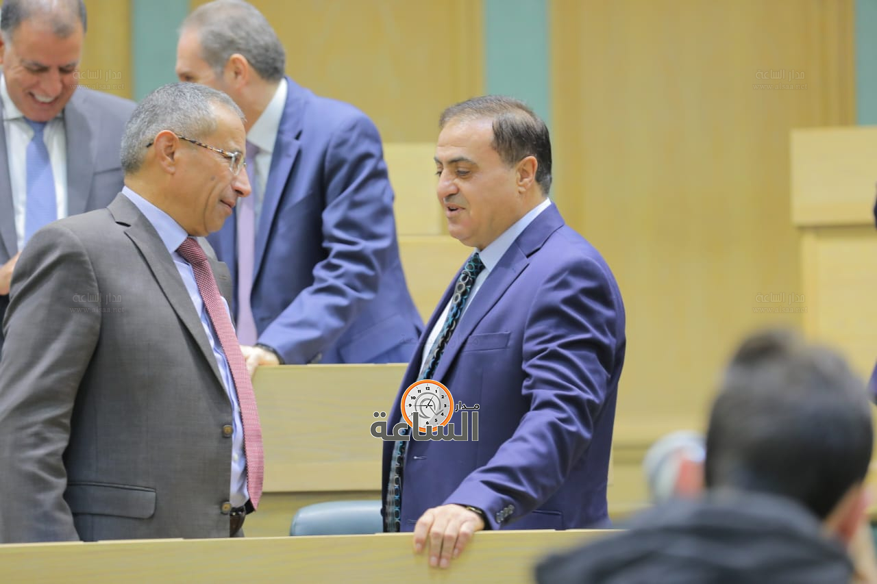 Madar Al-Saa Images 0.6934247896011119