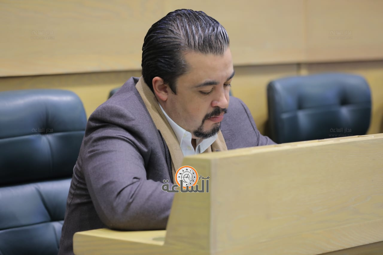 Madar Al-Saa Images 0.9860434377178406