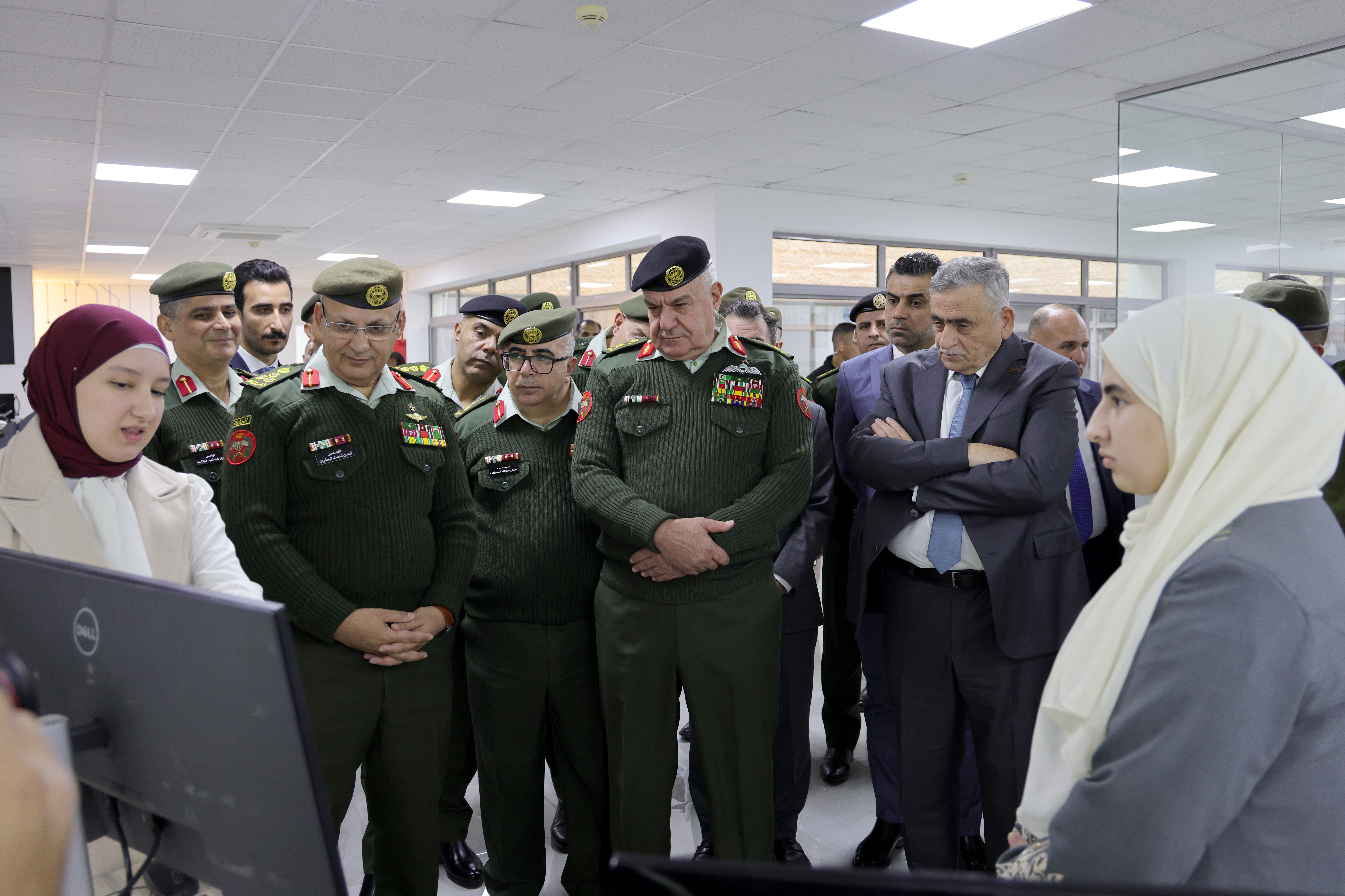 Madar Al-Saa Images 0.5101695843398939