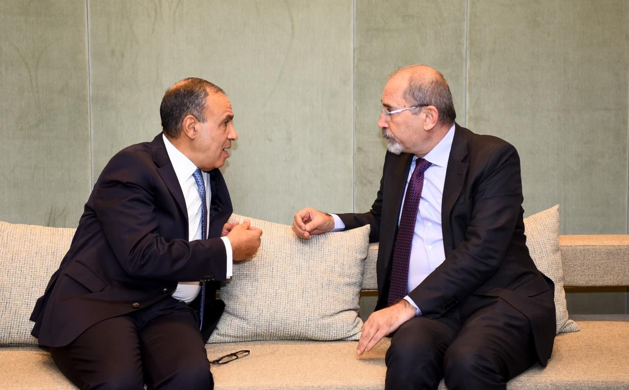 Madar Al-Saa Images 0.4398642674246154