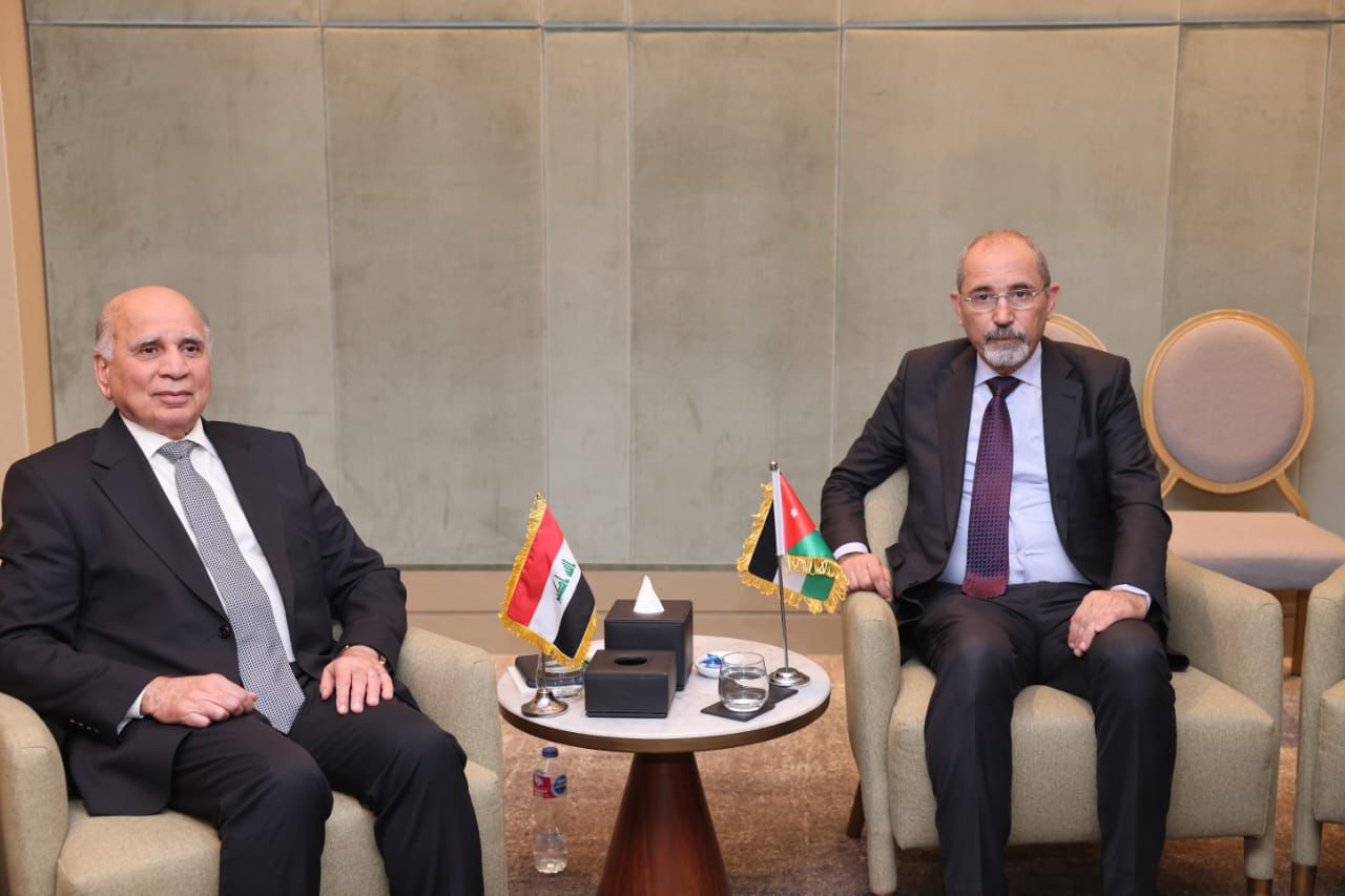 Madar Al-Saa Images 0.4363548579070069