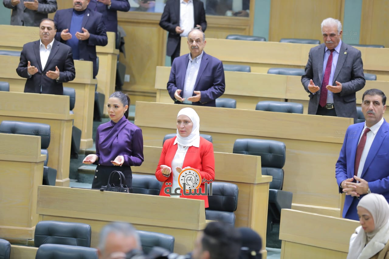 Madar Al-Saa Images 0.04921505452025032