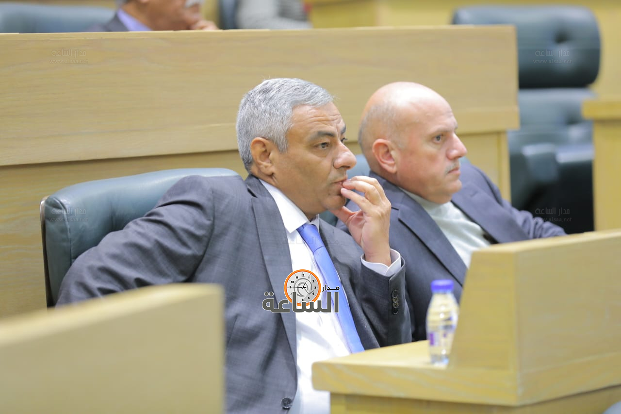 Madar Al-Saa Images 0.20746508467038316