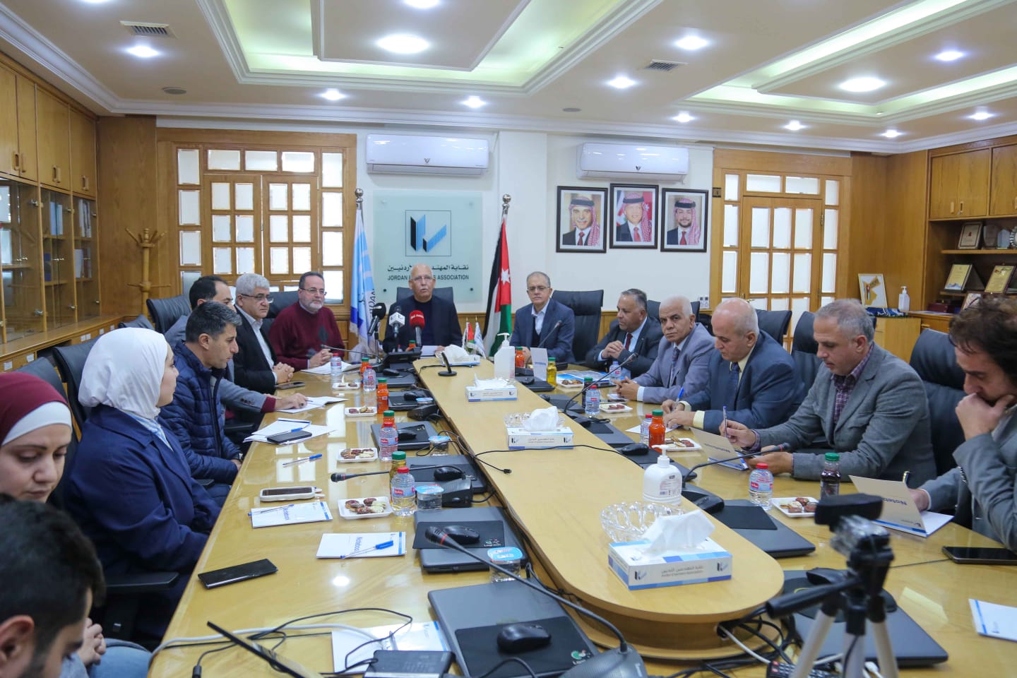 Madar Al-Saa Images 0.6069331191069076