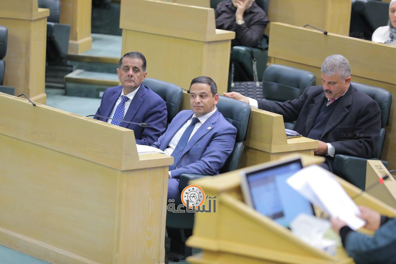 Madar Al-Saa Images 0.34084896968234046