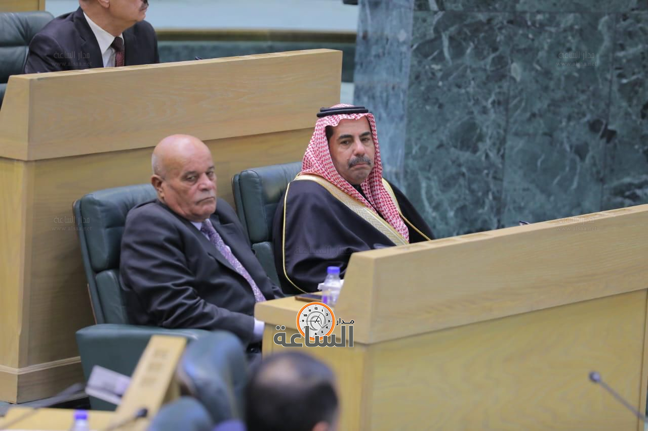 Madar Al-Saa Images 0.11696343621703531