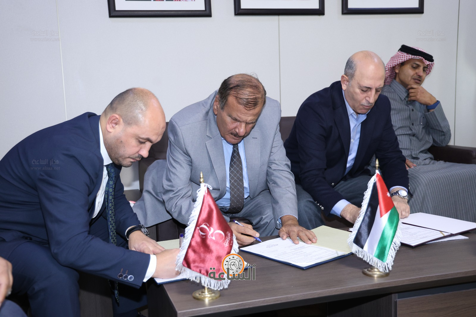 Madar Al-Saa Images 0.6330185854142465