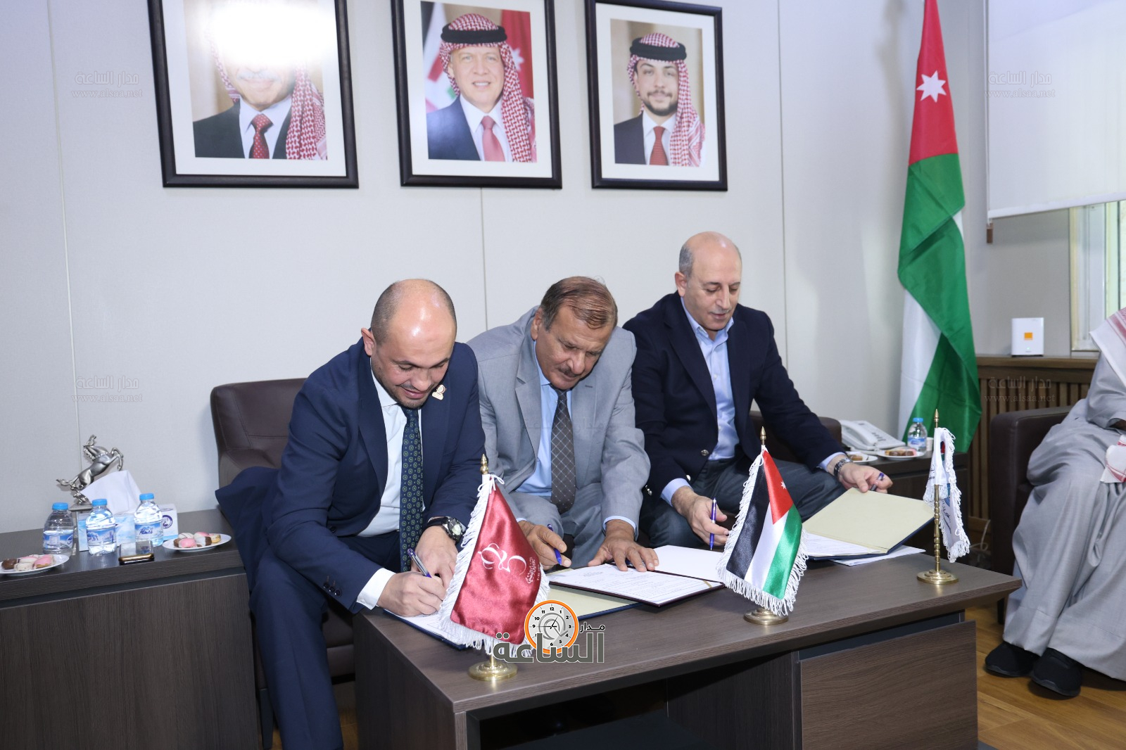 Madar Al-Saa Images 0.7838131980772454