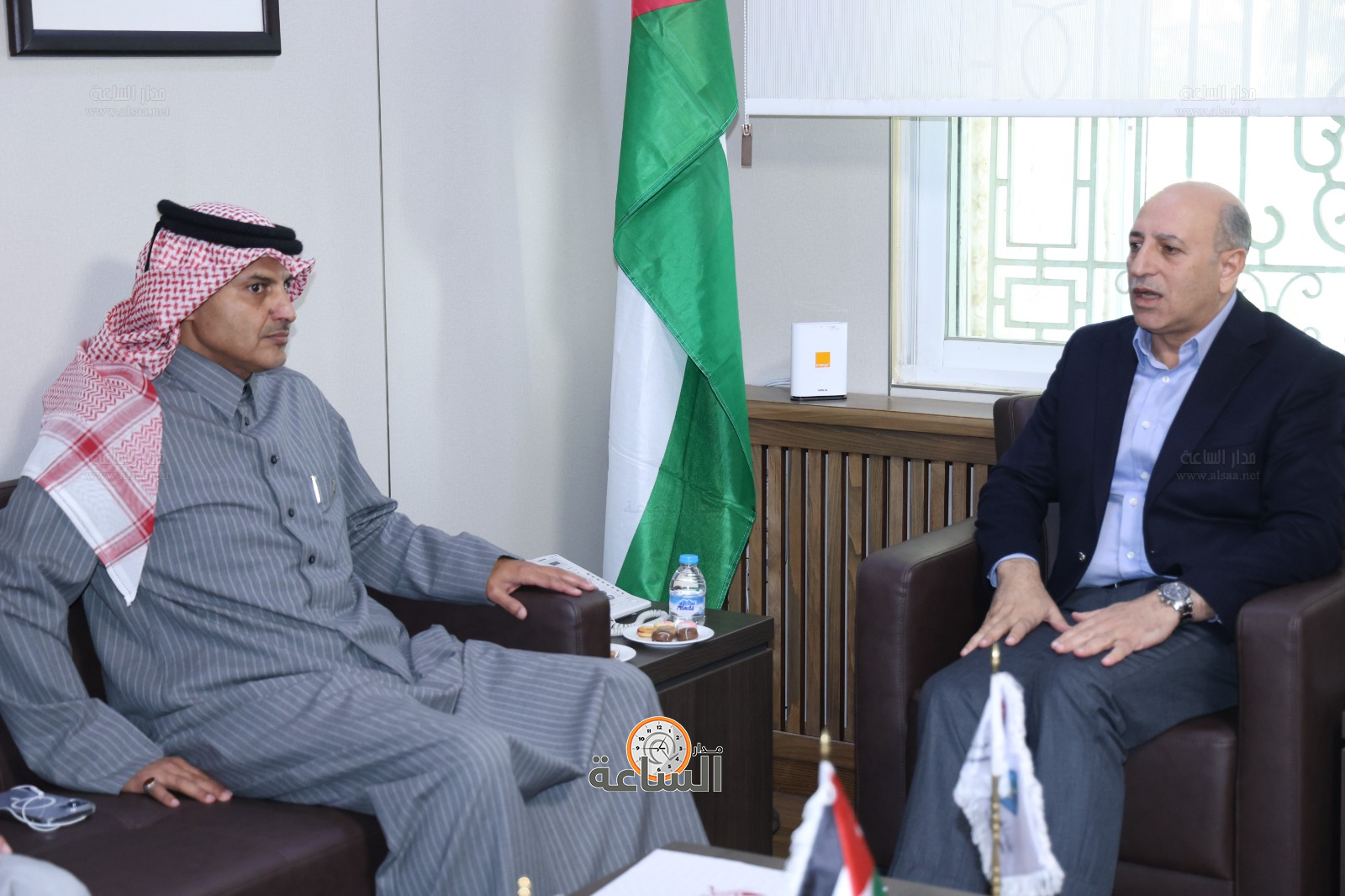 Madar Al-Saa Images 0.37059371769301497