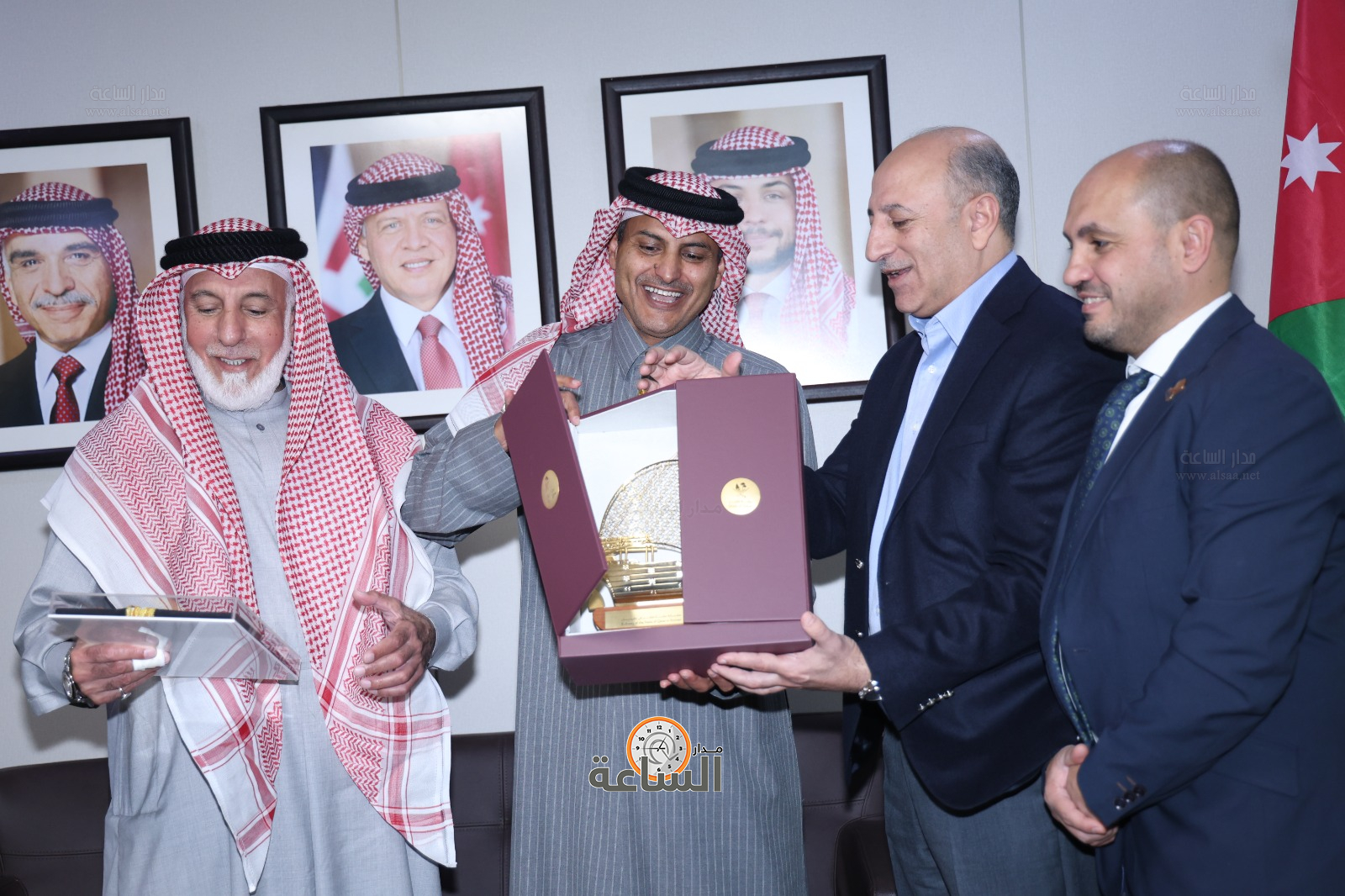 Madar Al-Saa Images 0.24879900661930754