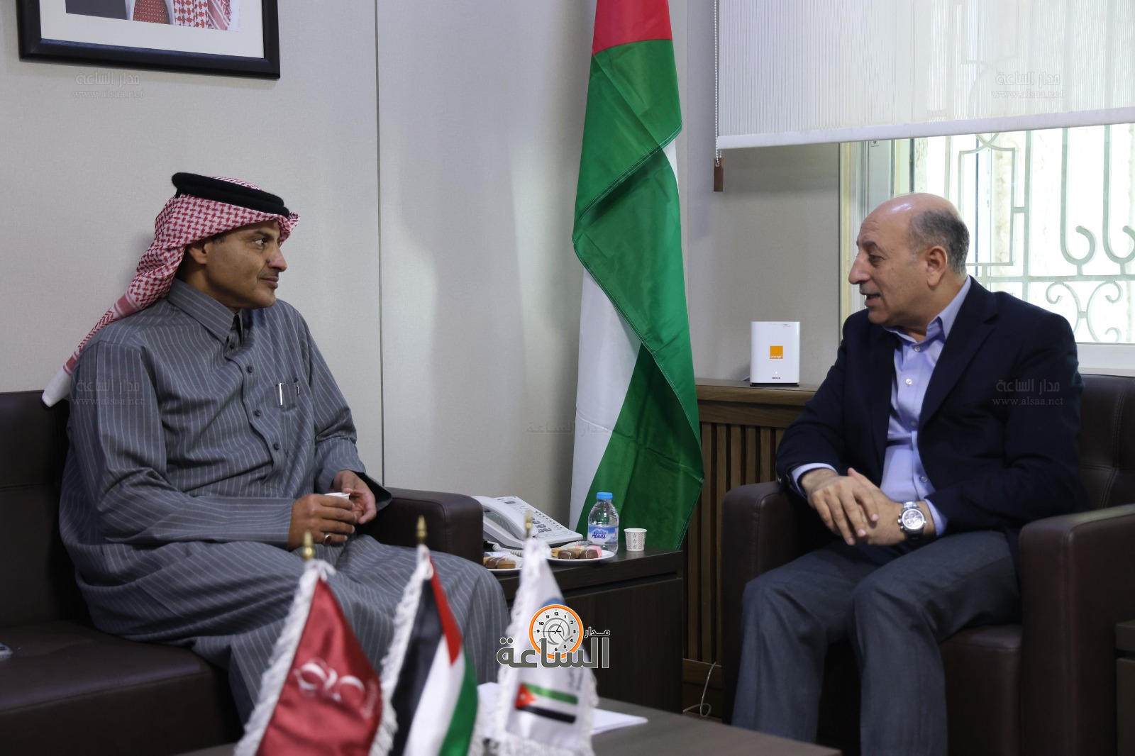 Madar Al-Saa Images 0.9596256698058352