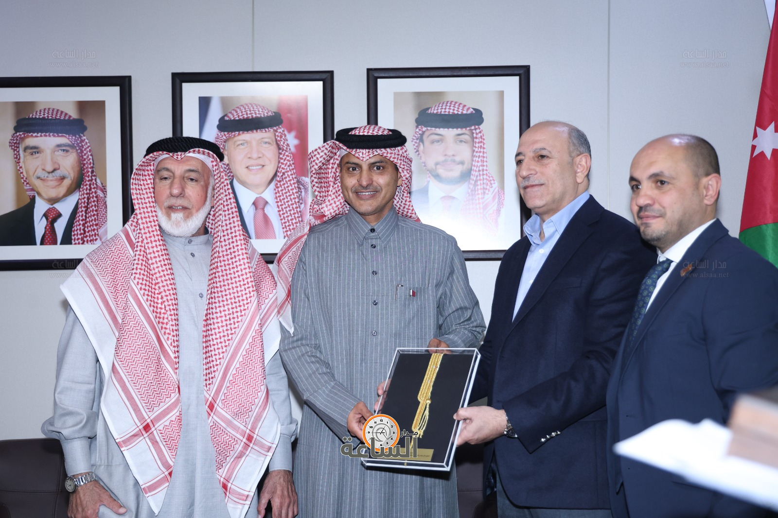 Madar Al-Saa Images 0.6502554551949522