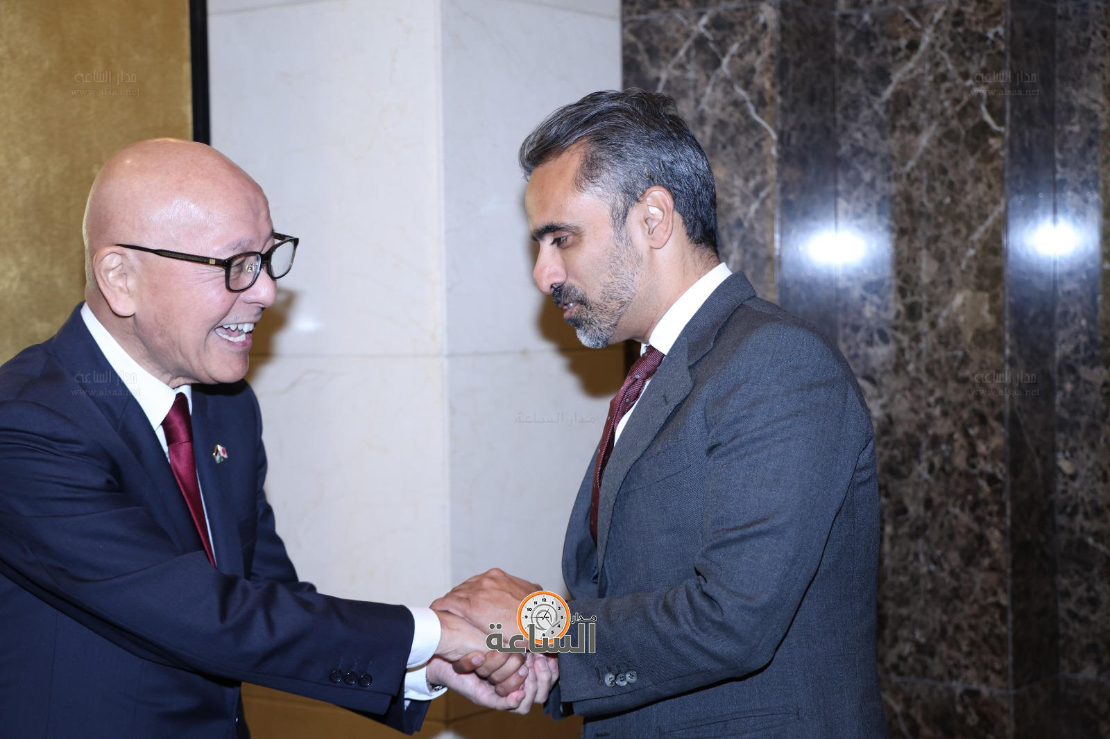 Madar Al-Saa Images 0.017166215634401905