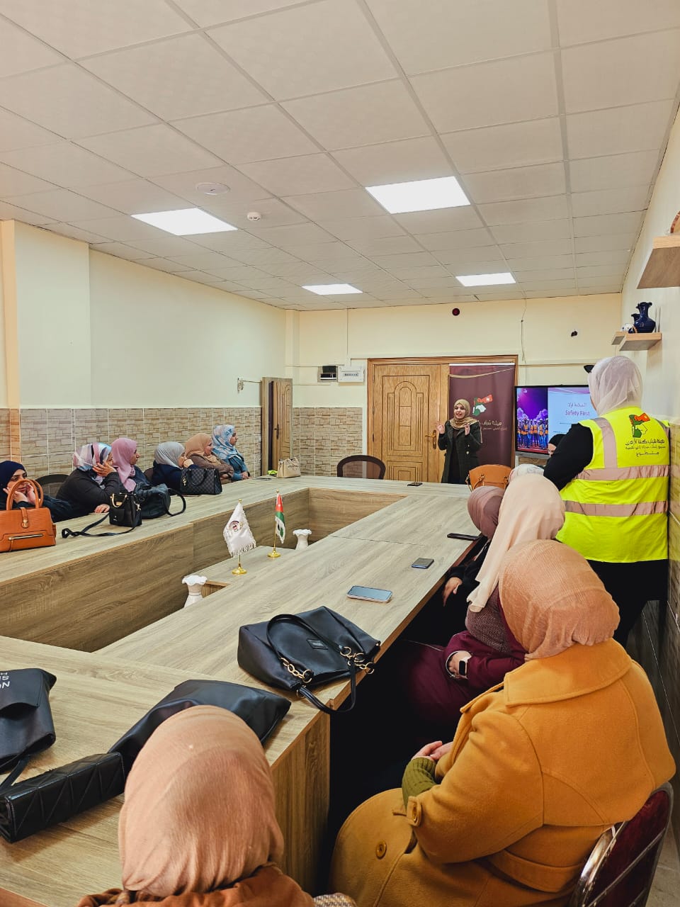 Madar Al-Saa Images 0.8738988763616427