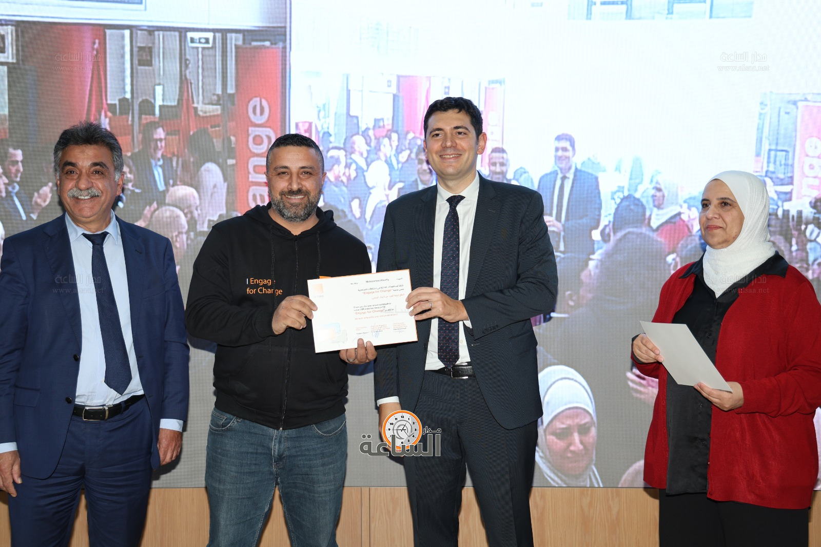 Madar Al-Saa Images 0.6952867364987079