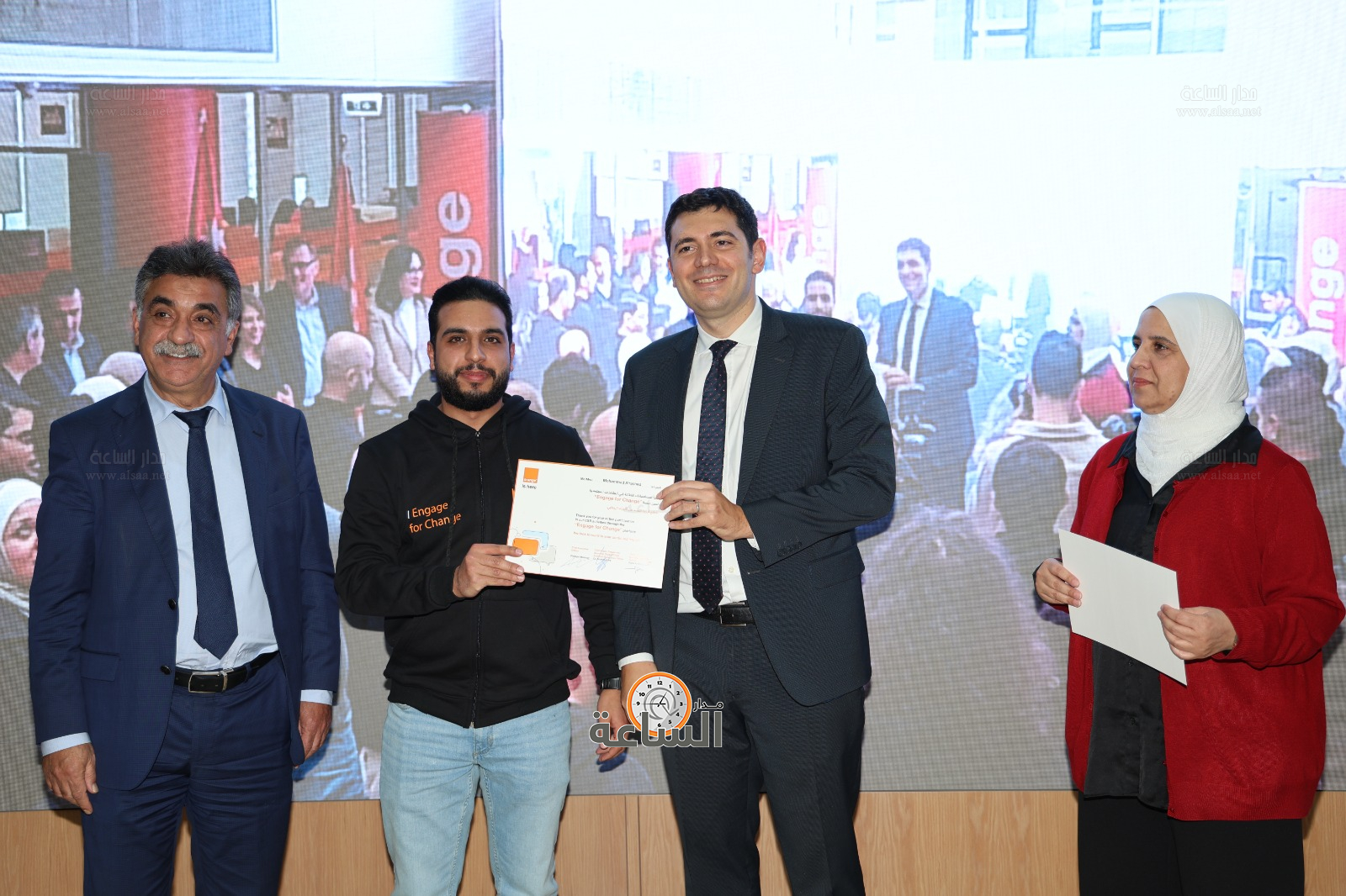 Madar Al-Saa Images 0.8583798737925512