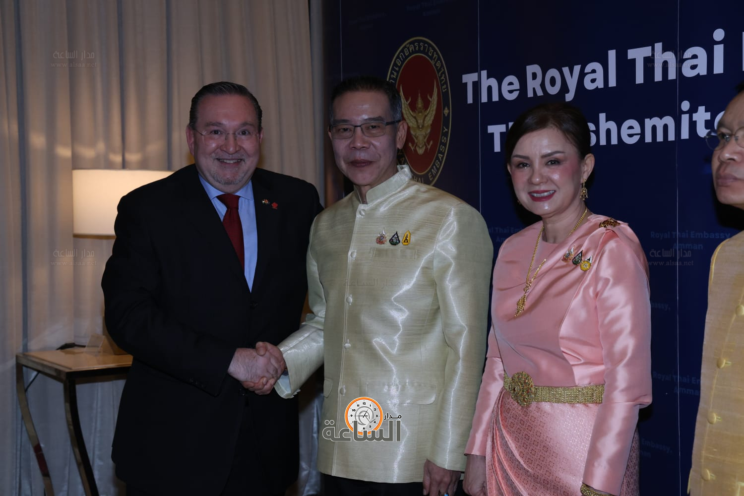 Madar Al-Saa Images 0.4438742464338499