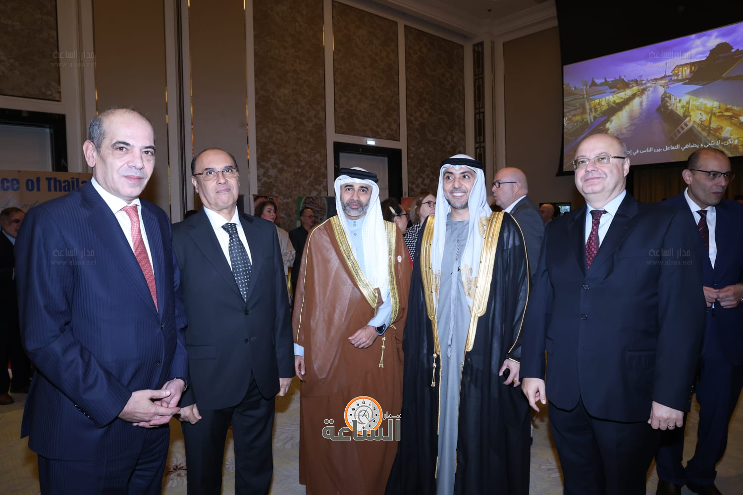 Madar Al-Saa Images 0.7205525884367041