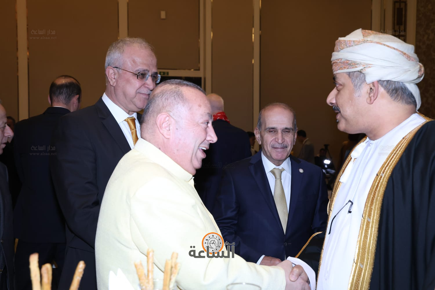 Madar Al-Saa Images 0.39003299135964475