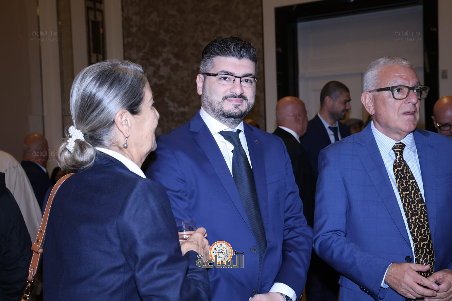 Madar Al-Saa Images 0.3772942400180219