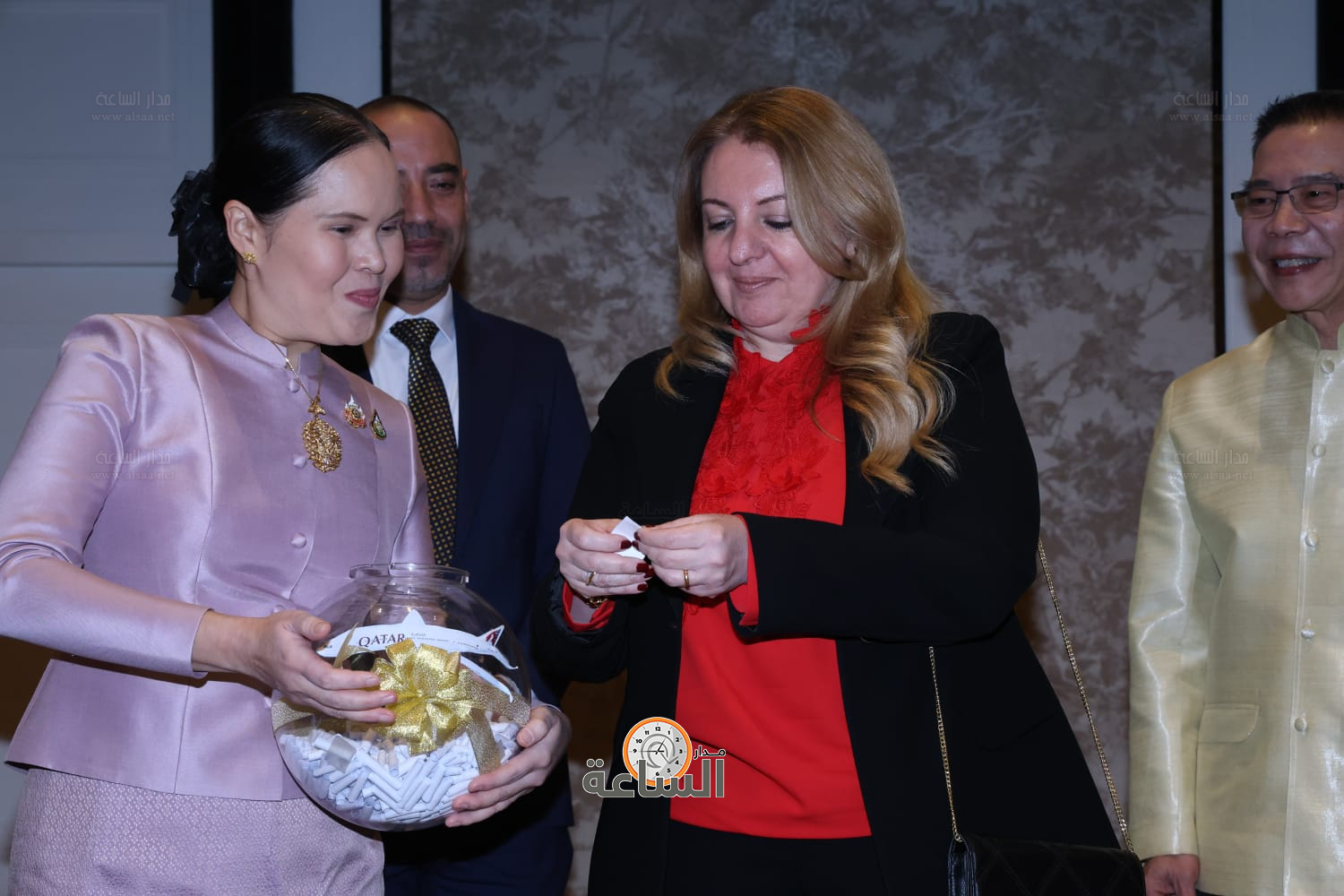 Madar Al-Saa Images 0.43054907329646785