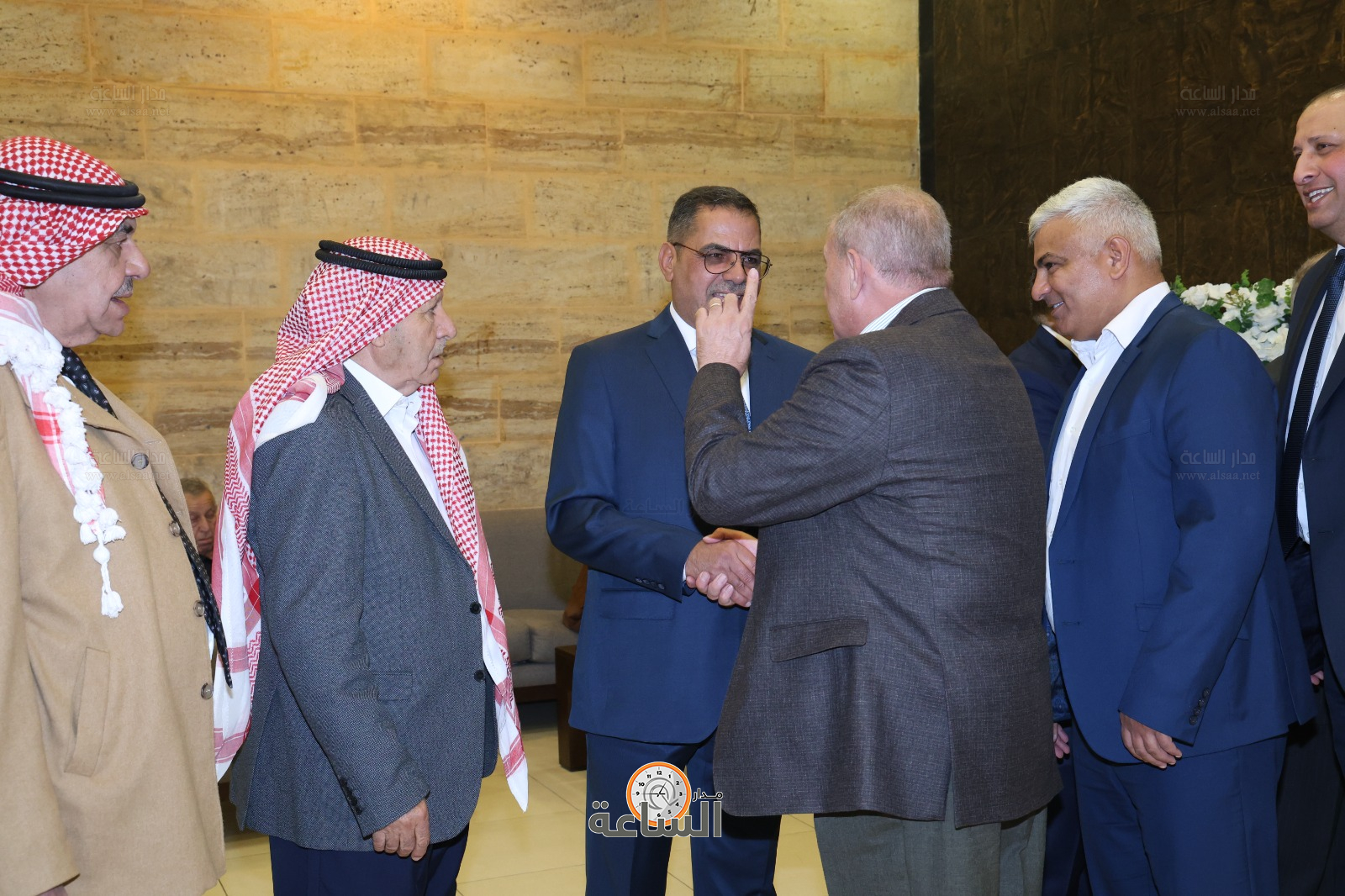 Madar Al-Saa Images 0.5458430505789507