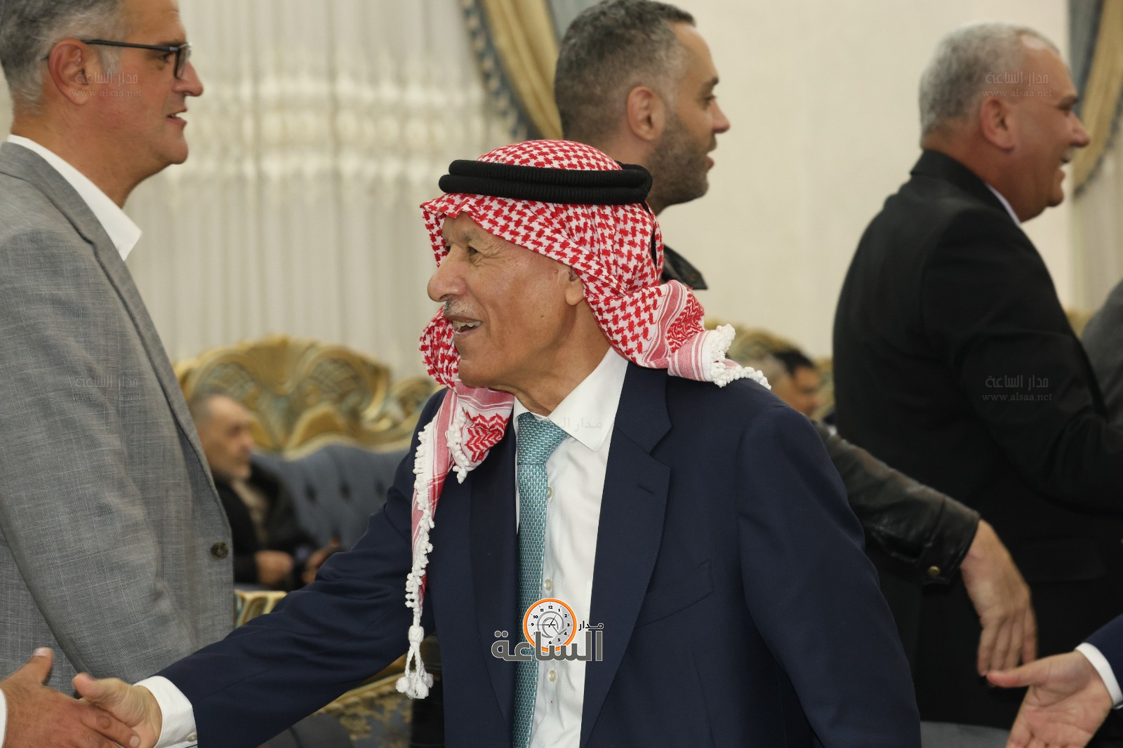 Madar Al-Saa Images 0.2509726389165934