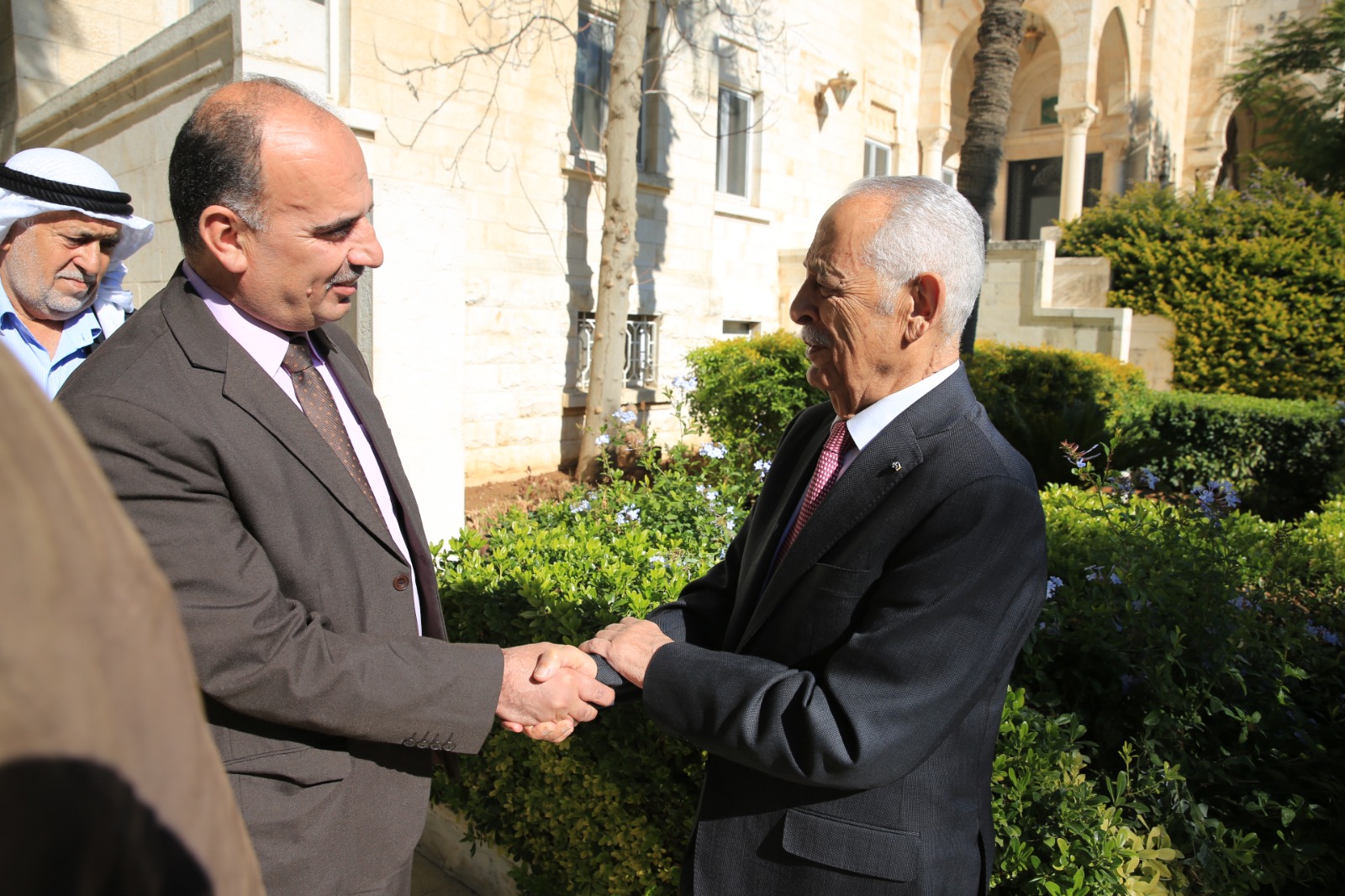 Madar Al-Saa Images 0.0182556952015811