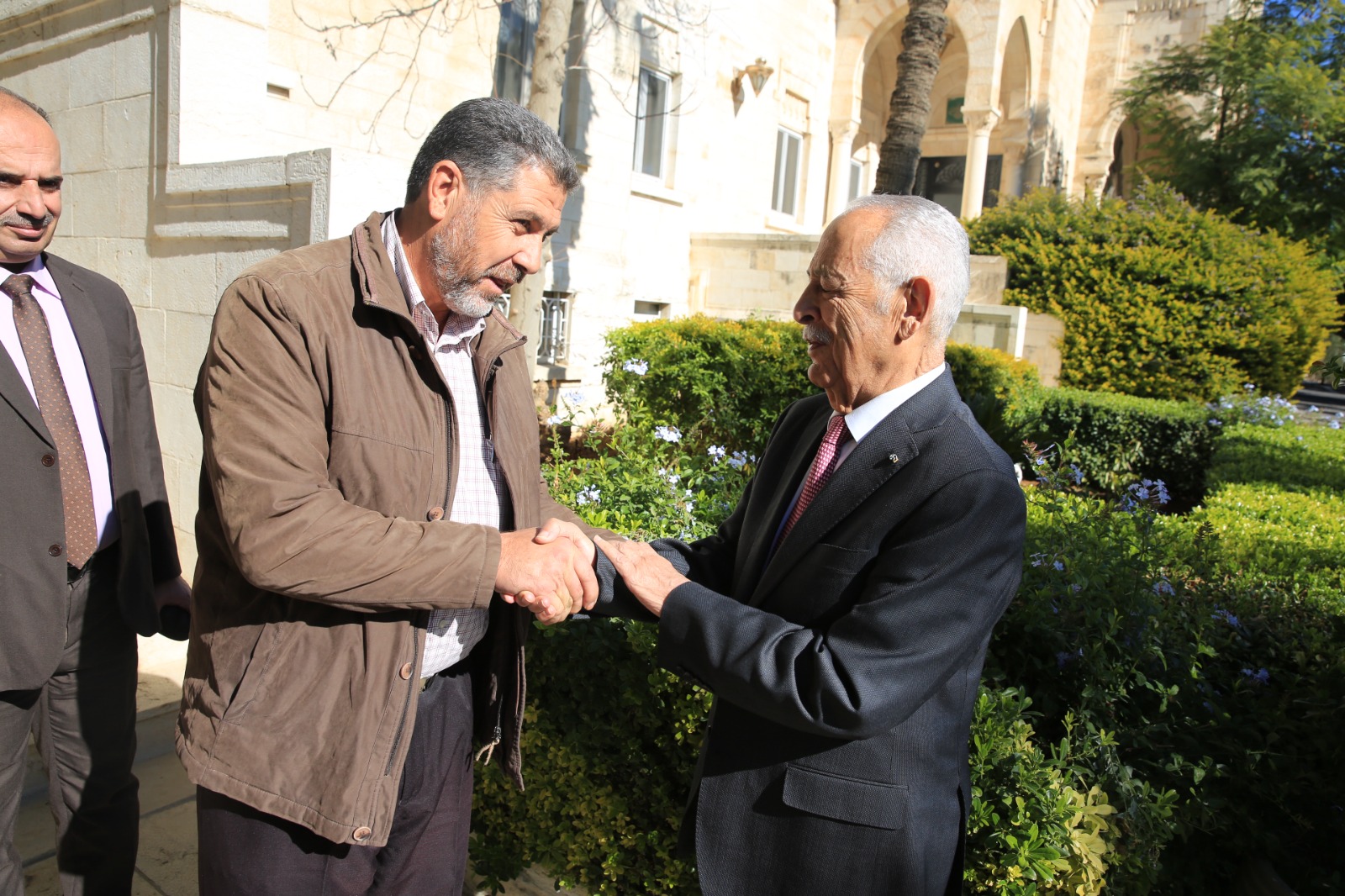 Madar Al-Saa Images 0.44183838921788476