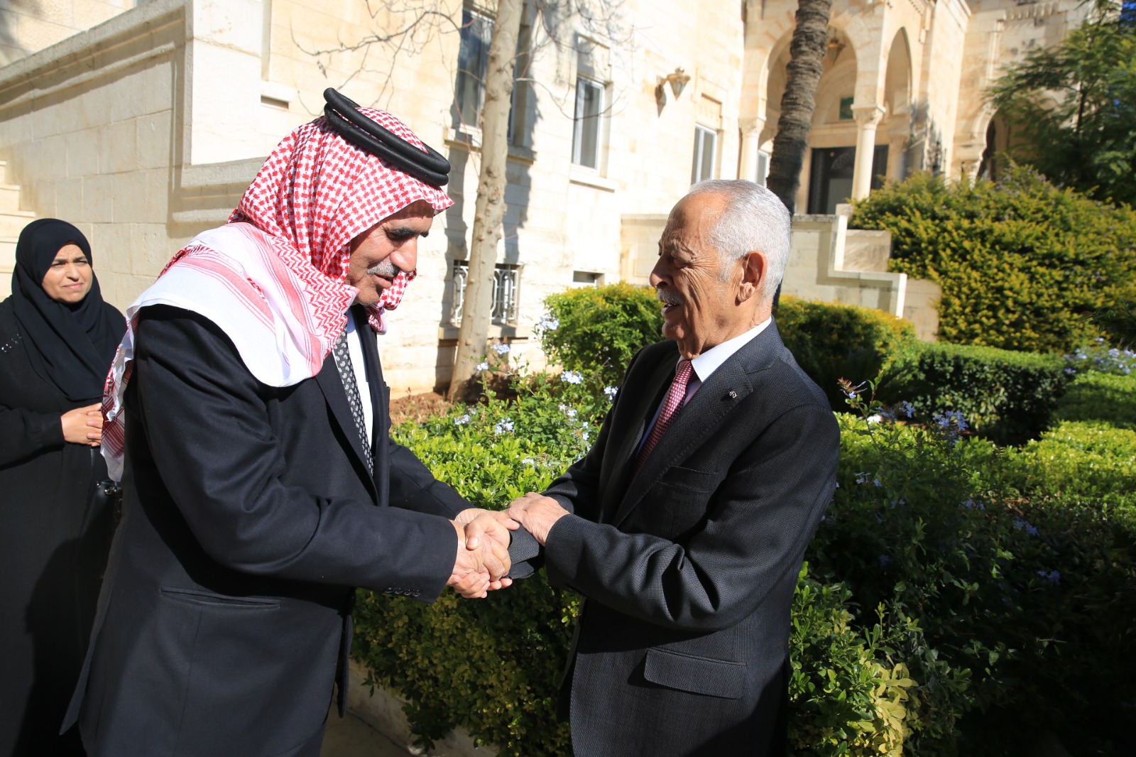 Madar Al-Saa Images 0.16595153501069015