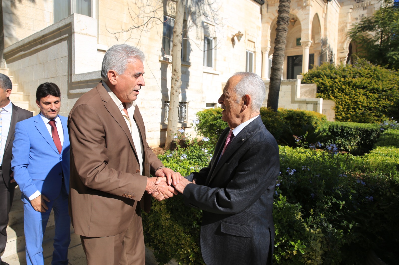 Madar Al-Saa Images 0.5775683661895001