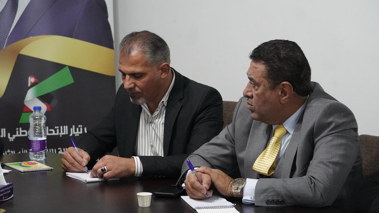 Madar Al-Saa Images 0.2526210405635865