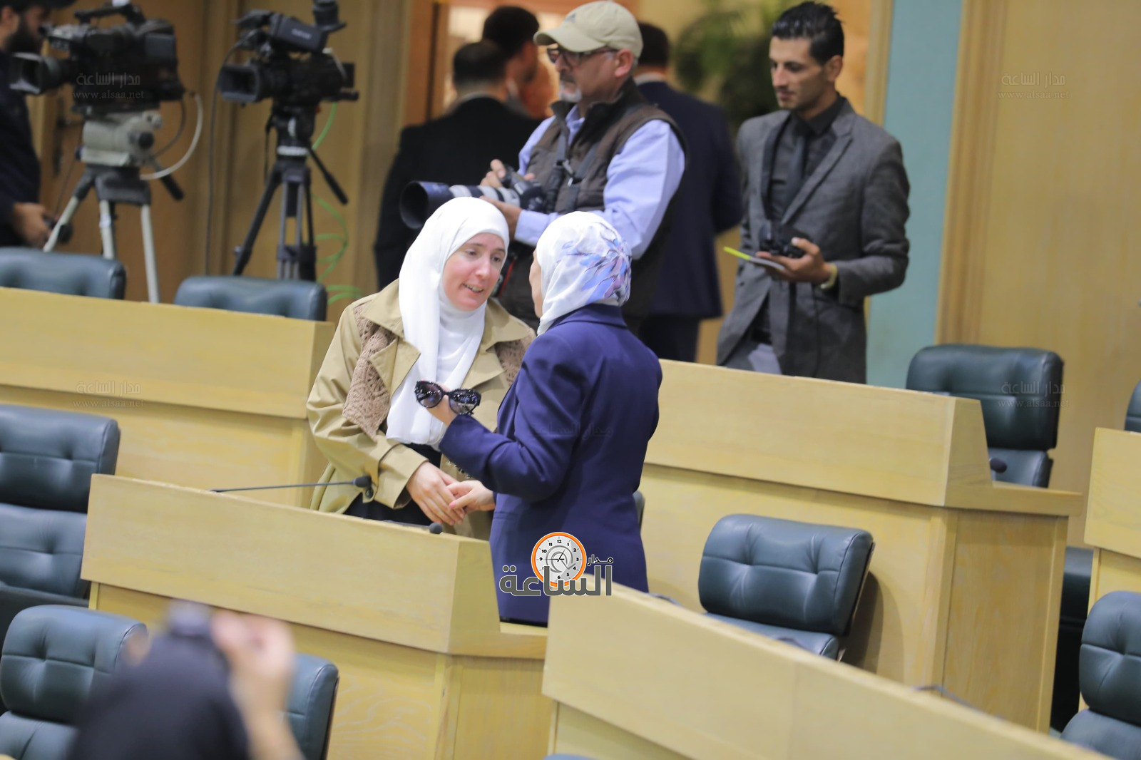 Madar Al-Saa Images 0.8836732645101992