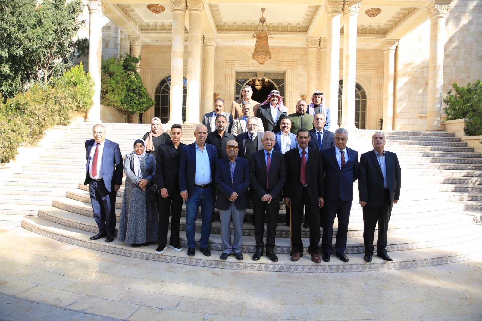 Madar Al-Saa Images 0.32337382436323026