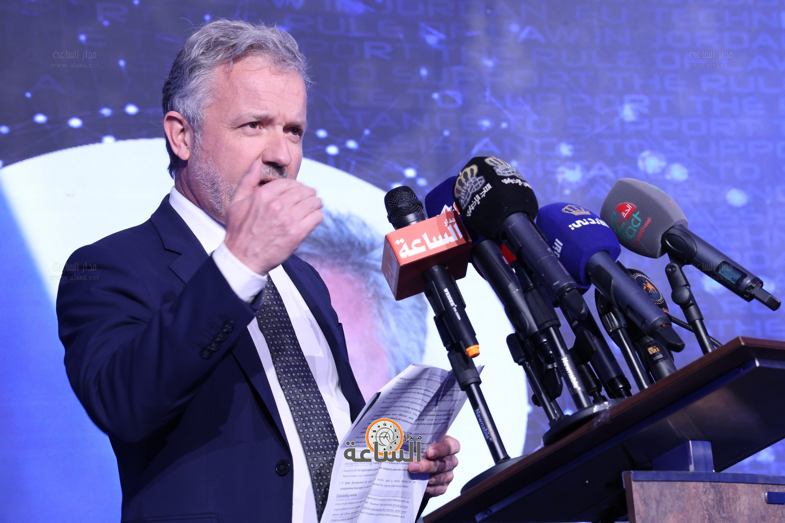 Madar Al-Saa Images 0.22872615767067828