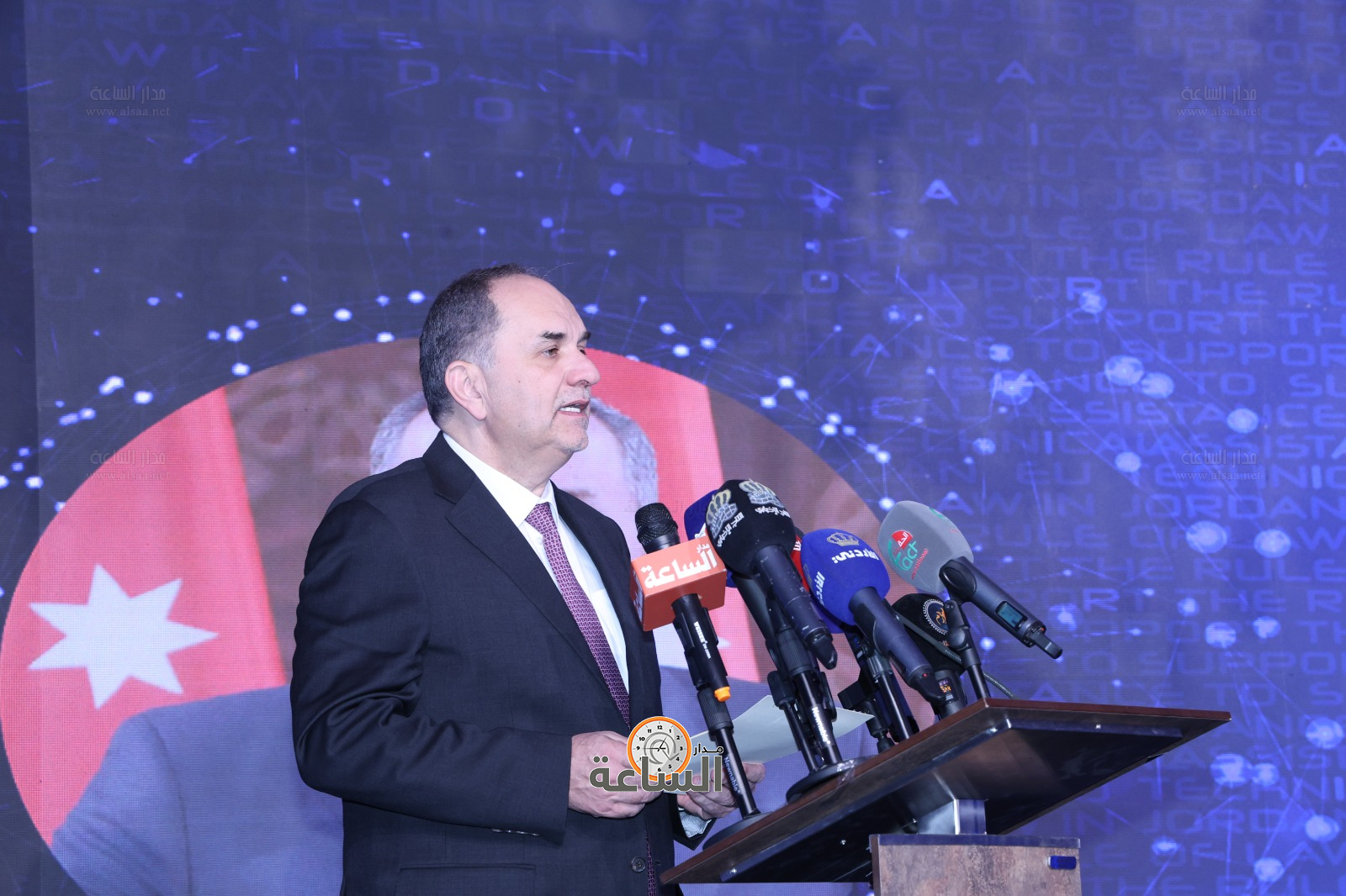 Madar Al-Saa Images 0.09421152899387875