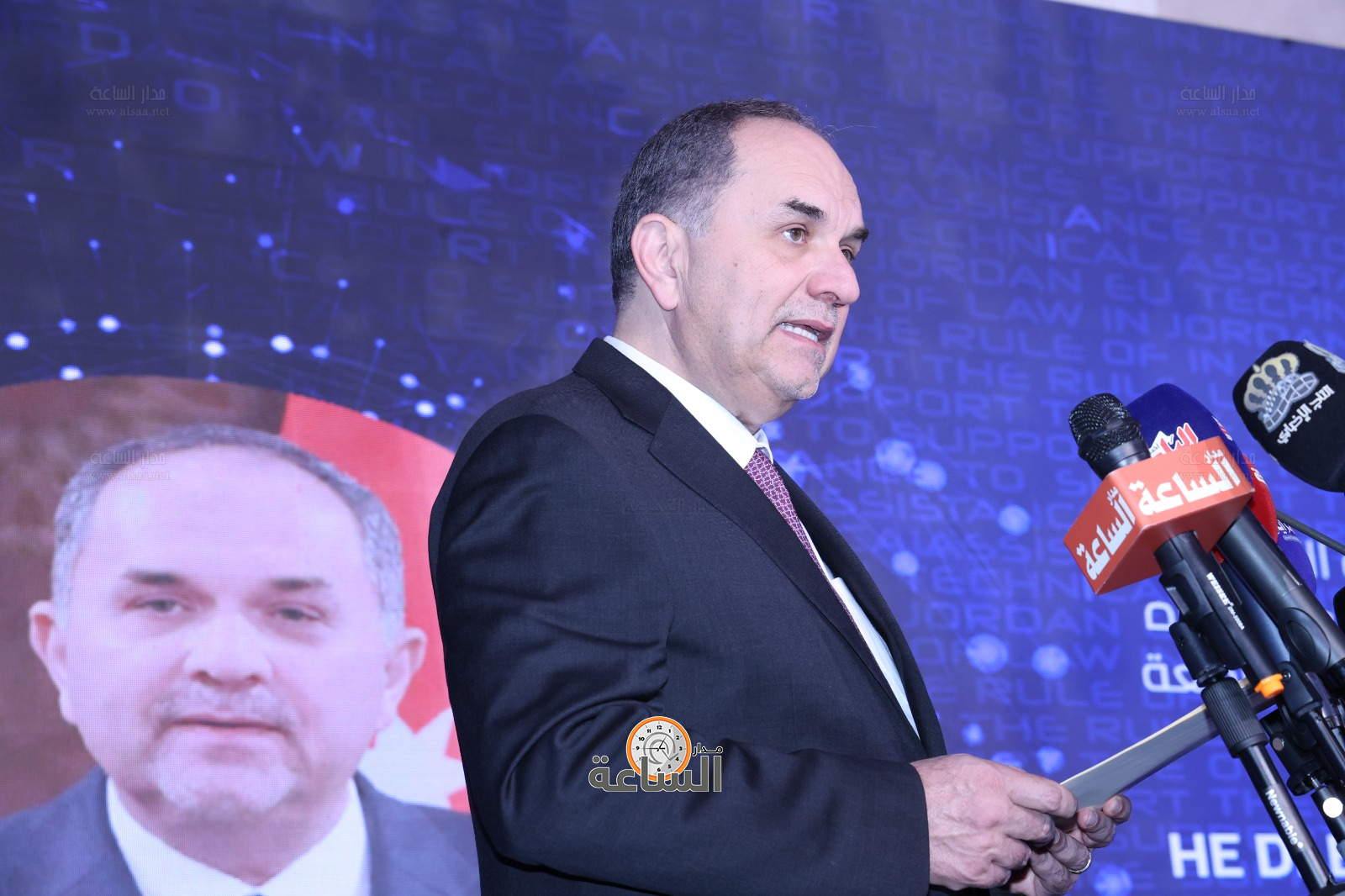 Madar Al-Saa Images 0.9888135466651335