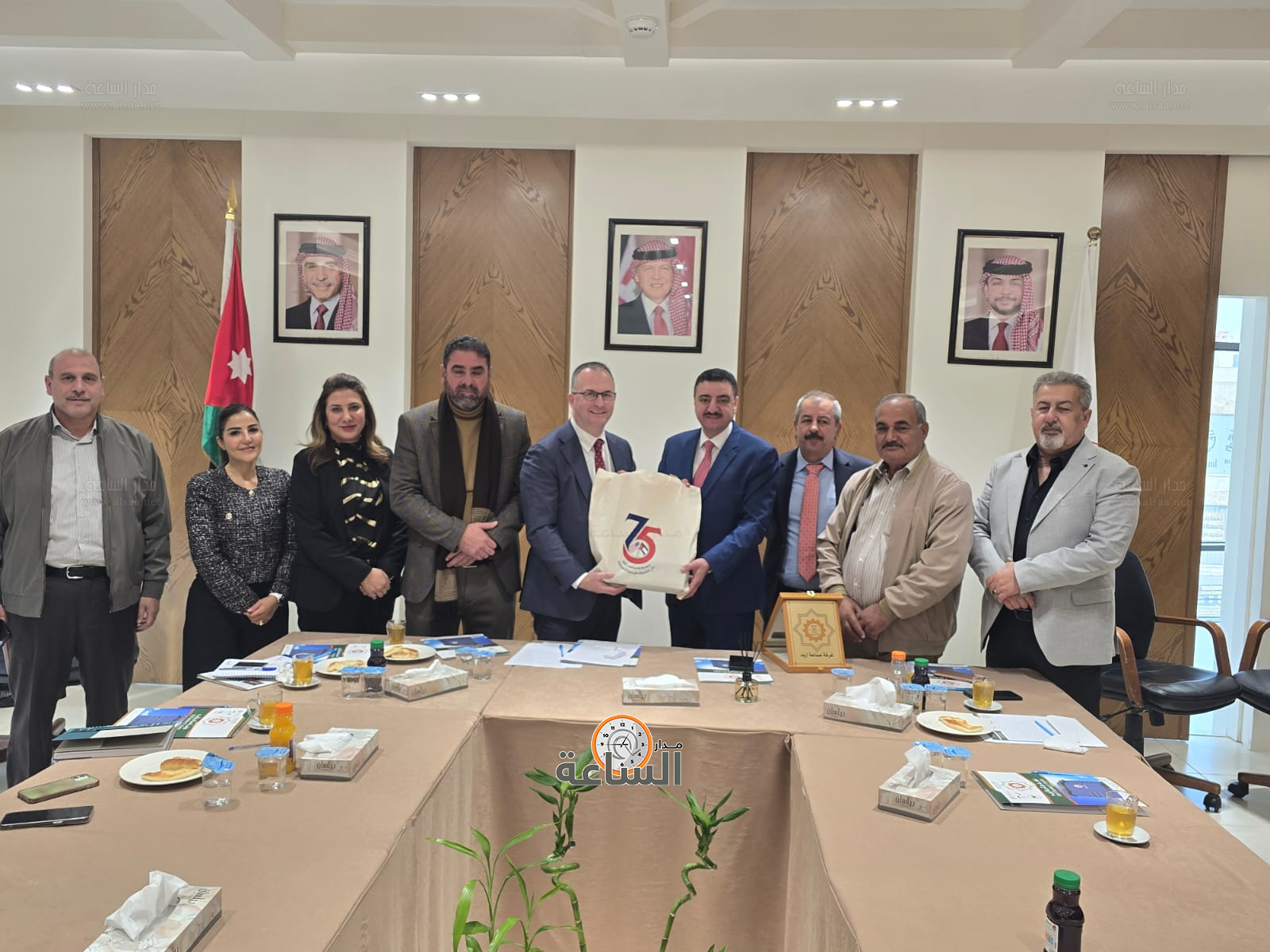 Madar Al-Saa Images 0.5232077377899658