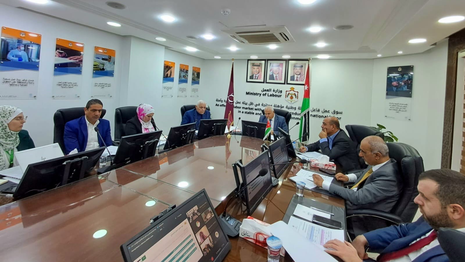 Madar Al-Saa Images 0.1022650360688131