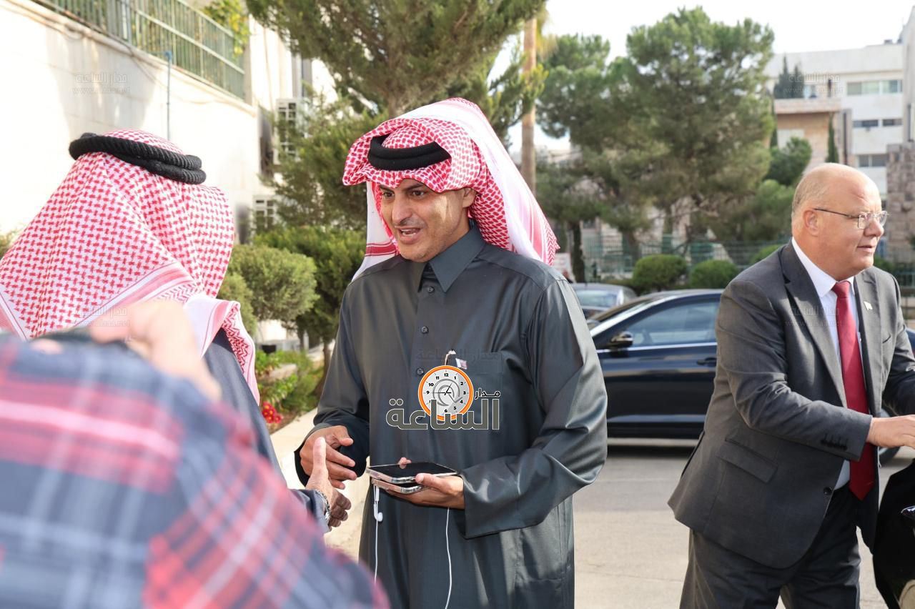 Madar Al-Saa Images 0.6606352821817423