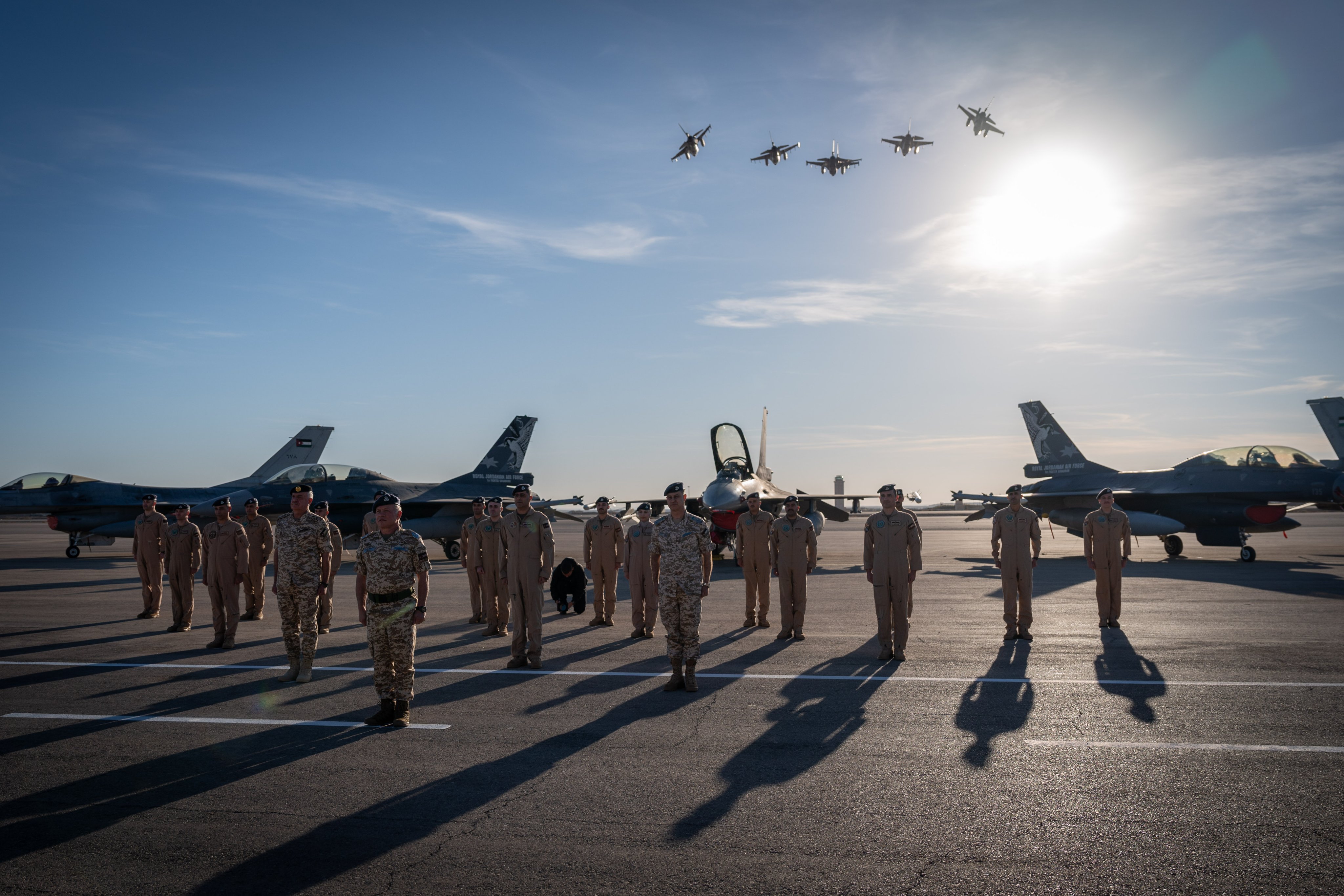 Madar Al-Saa Images 0.11864778336977921