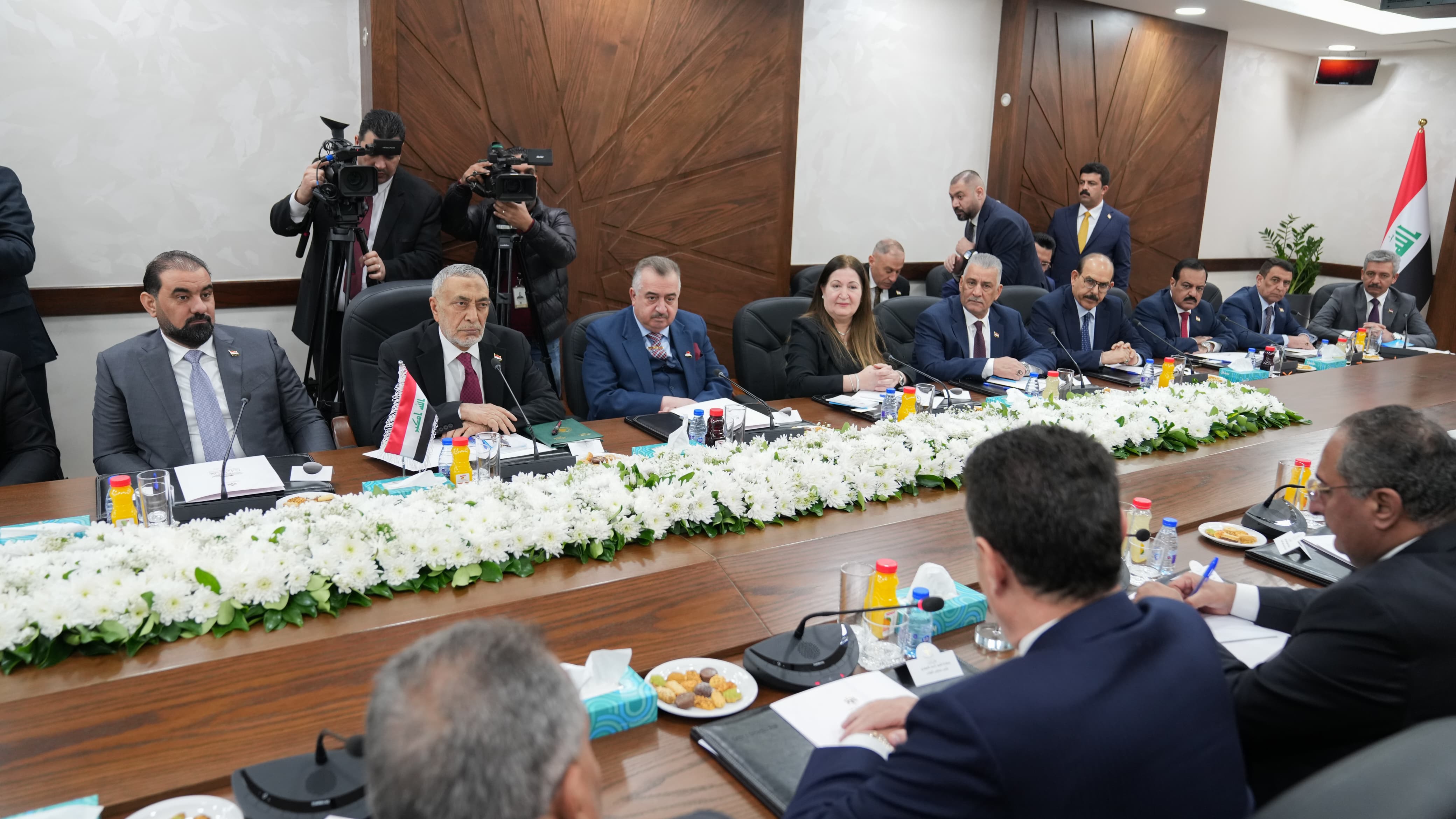 Madar Al-Saa Images 0.18942138114423712