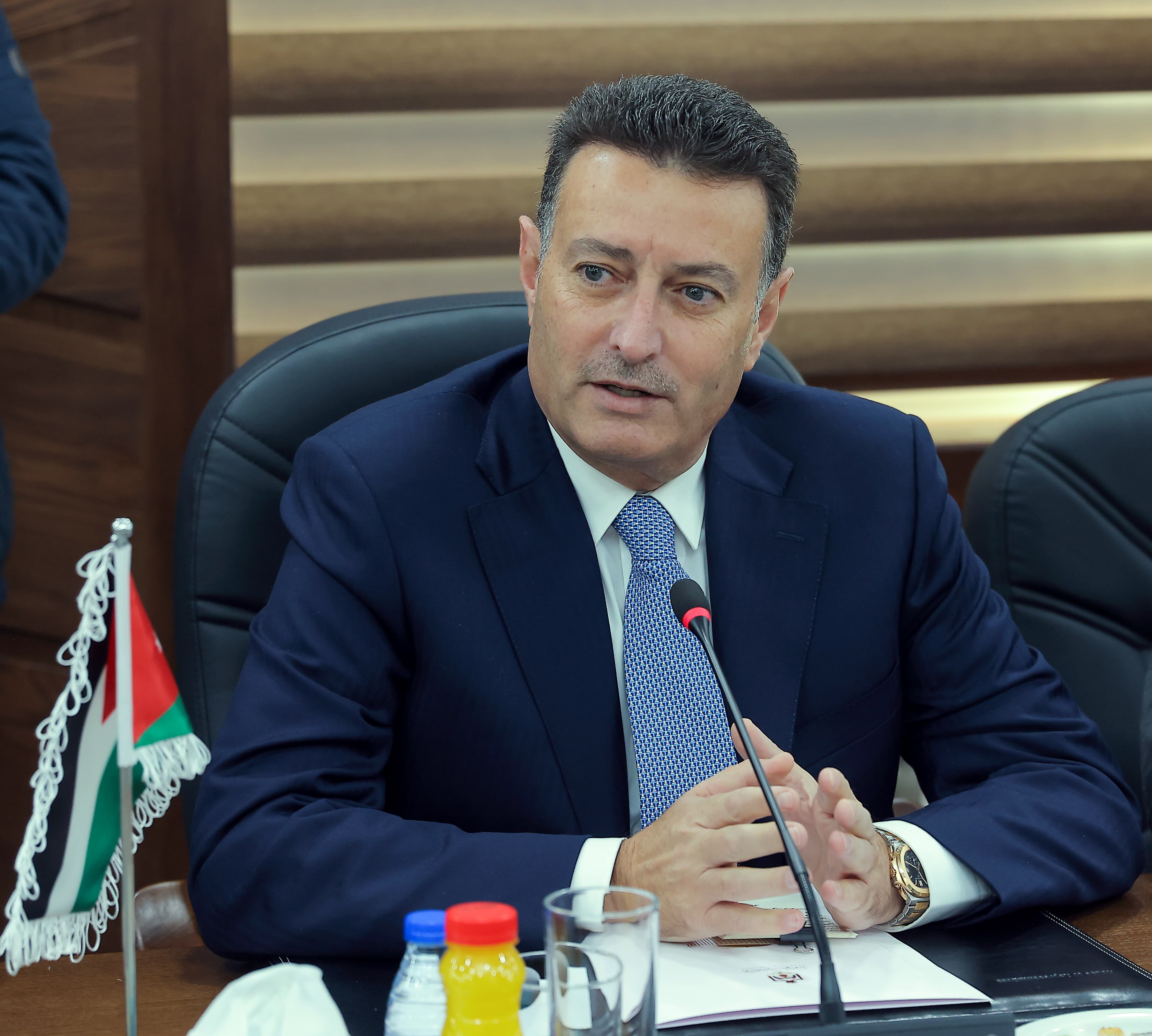 Madar Al-Saa Images 0.922035725761583