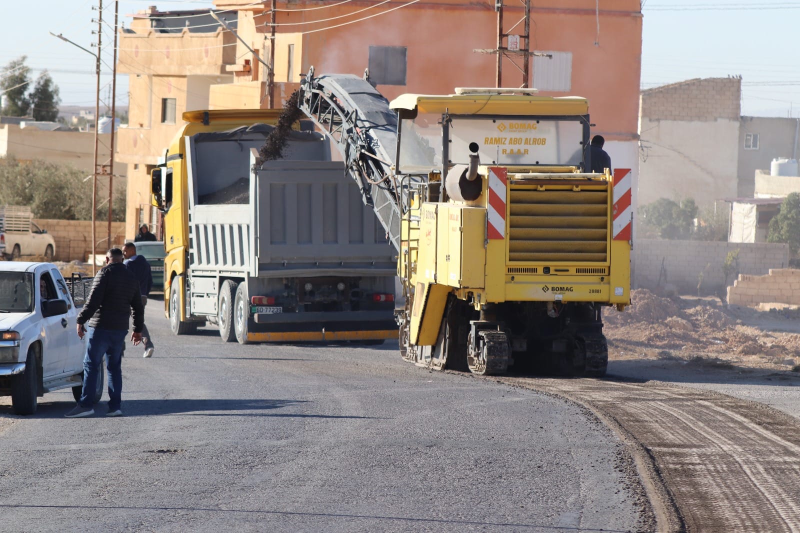 Madar Al-Saa Images 0.24390299316689634